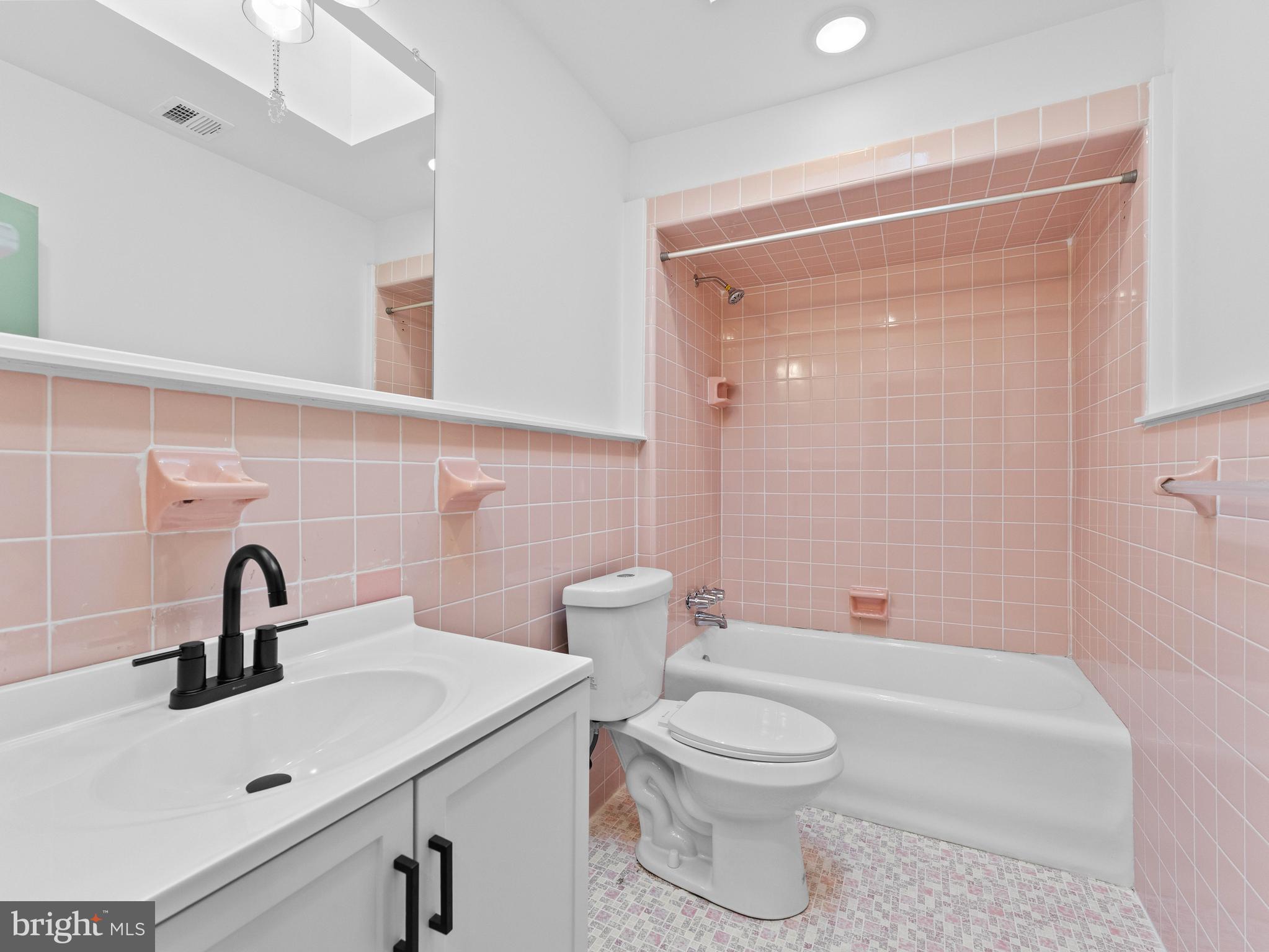 ELMWOOD PARK - Residential