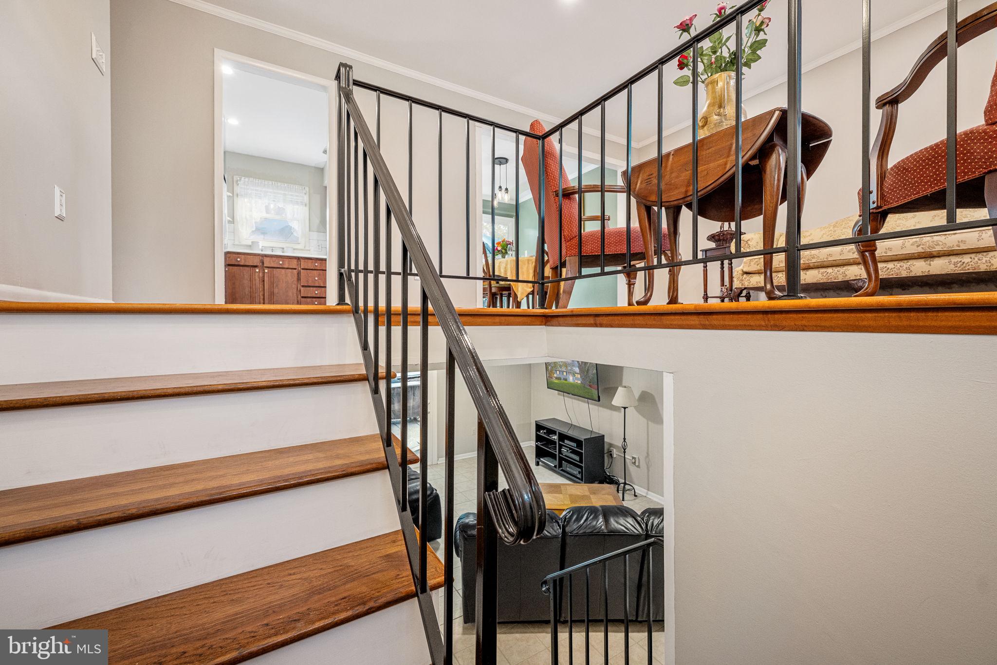 13707 MAPLEDALE AVENUE