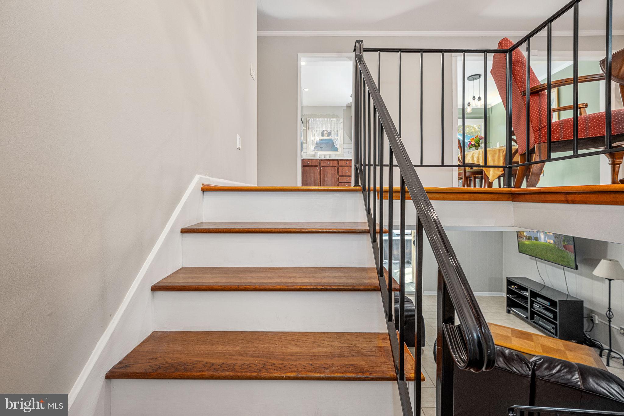 13707 MAPLEDALE AVENUE