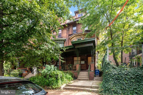 Townhouse For Rent - 251 S Melville Street #3F<br/> PHILADELPHIA, PA 19139