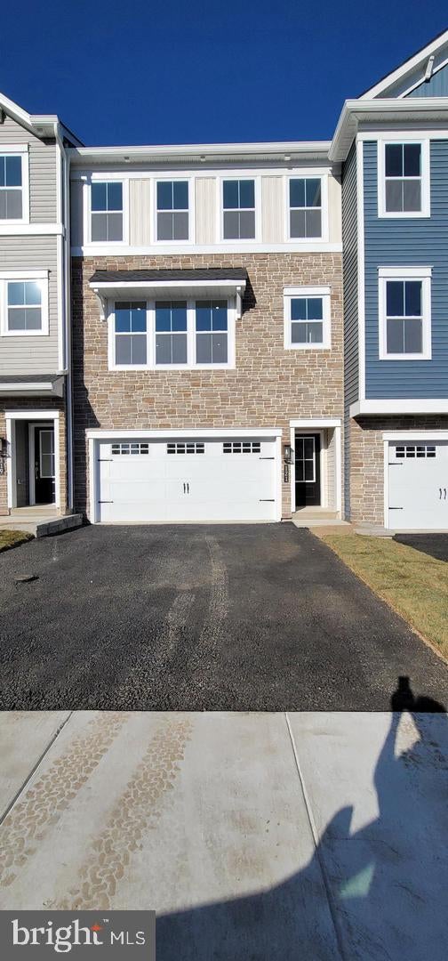 121 HIGHER ROCK CT