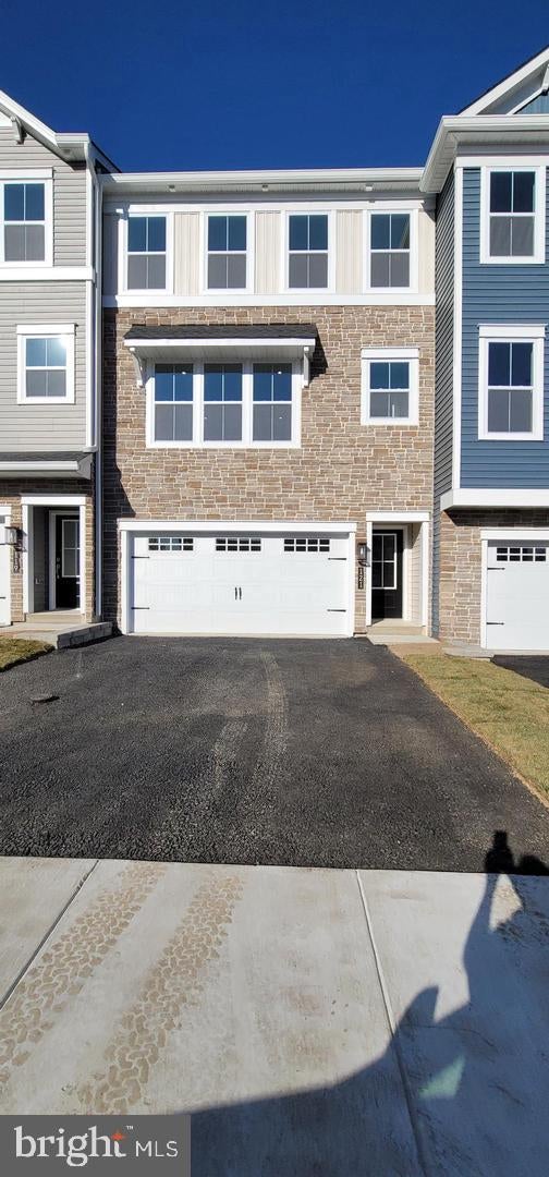 121 HIGHER ROCK CT