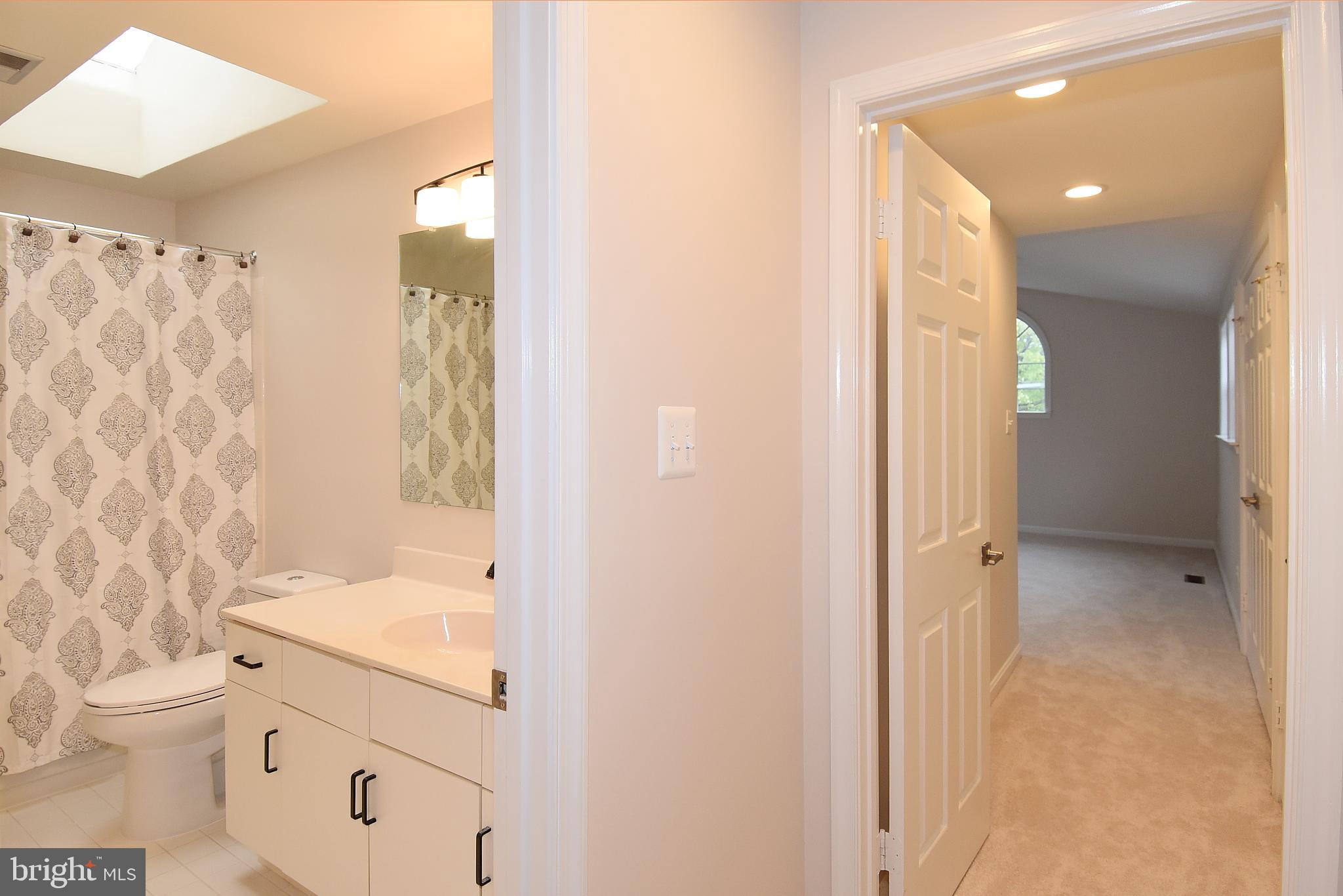 KINGSTOWNE - Residential Lease