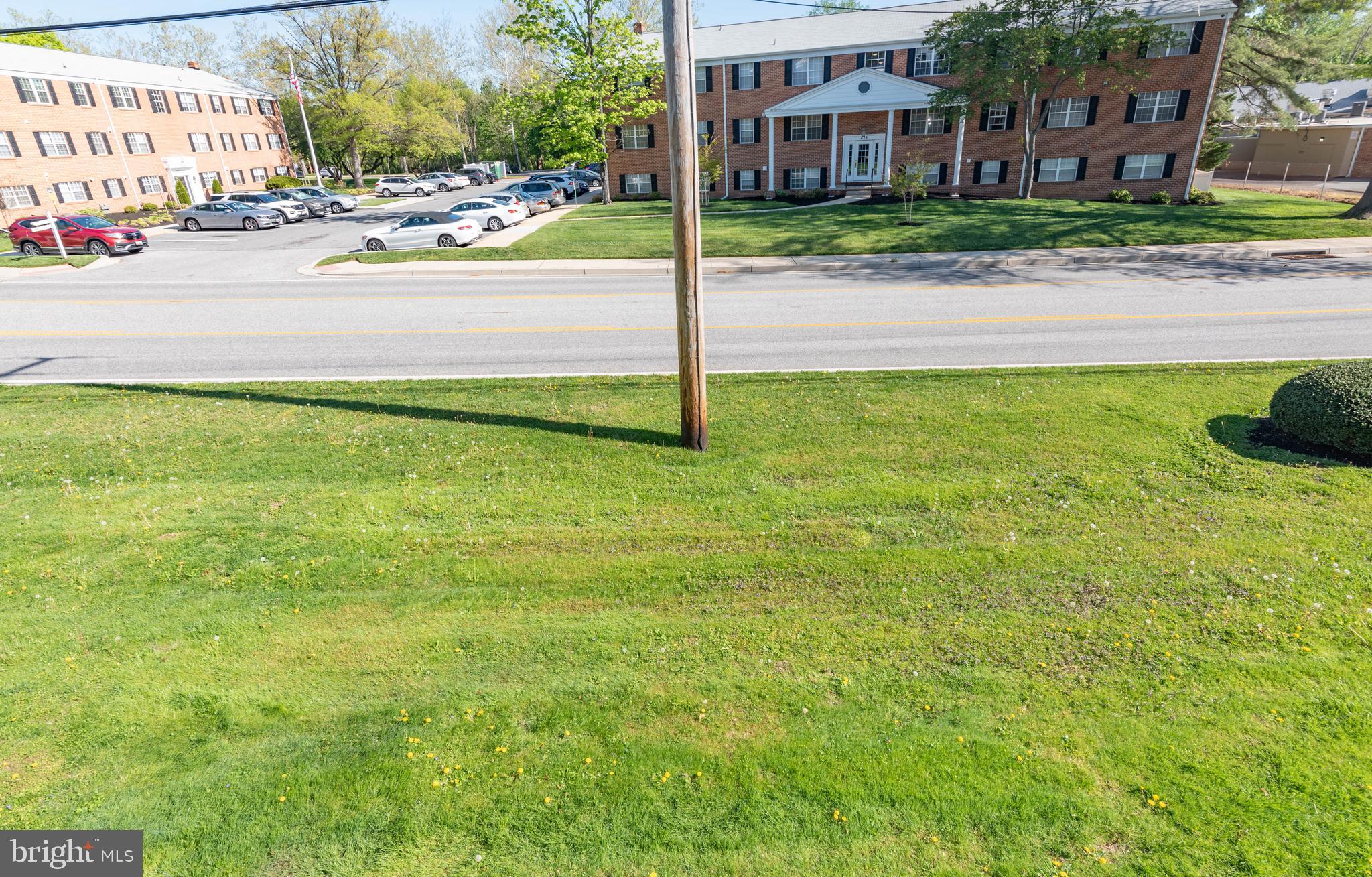 MOORES MILL MANOR - Residential