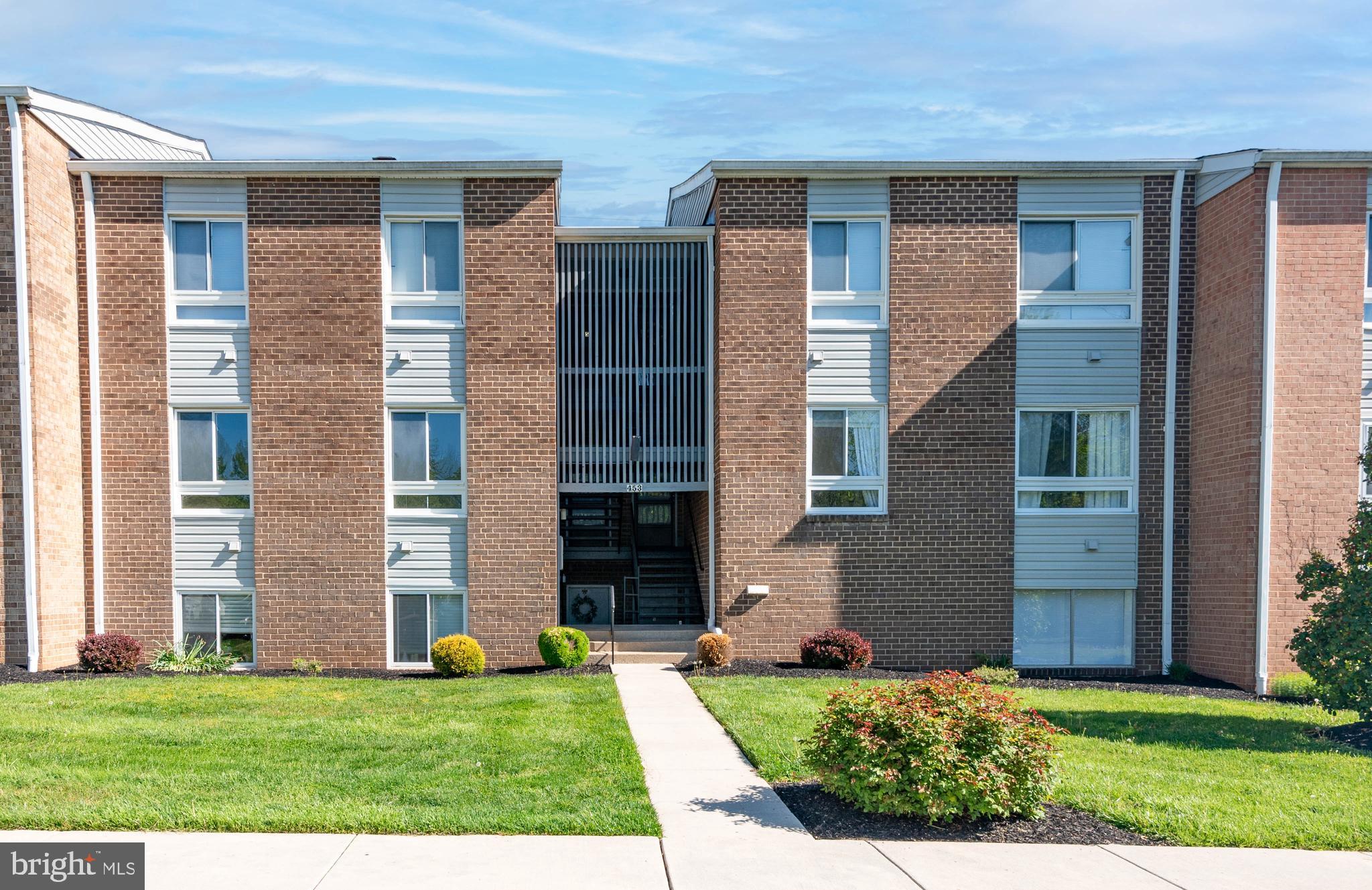 MOORES MILL MANOR - Residential