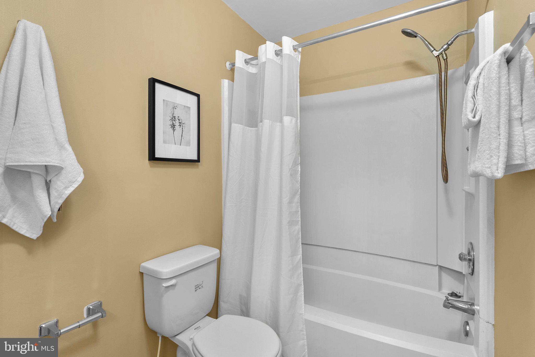 FARMINGDALE - Residential