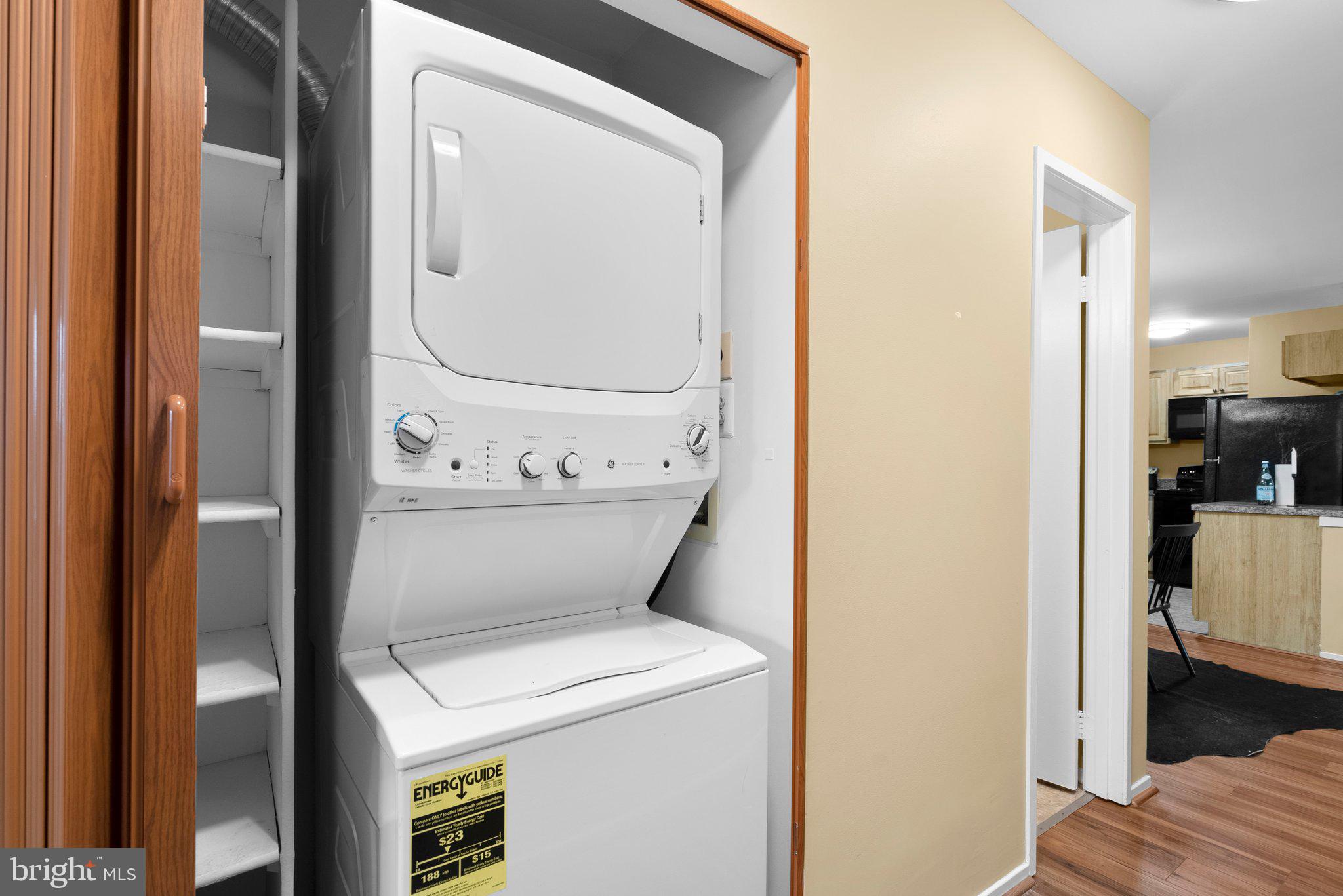 FARMINGDALE - Residential