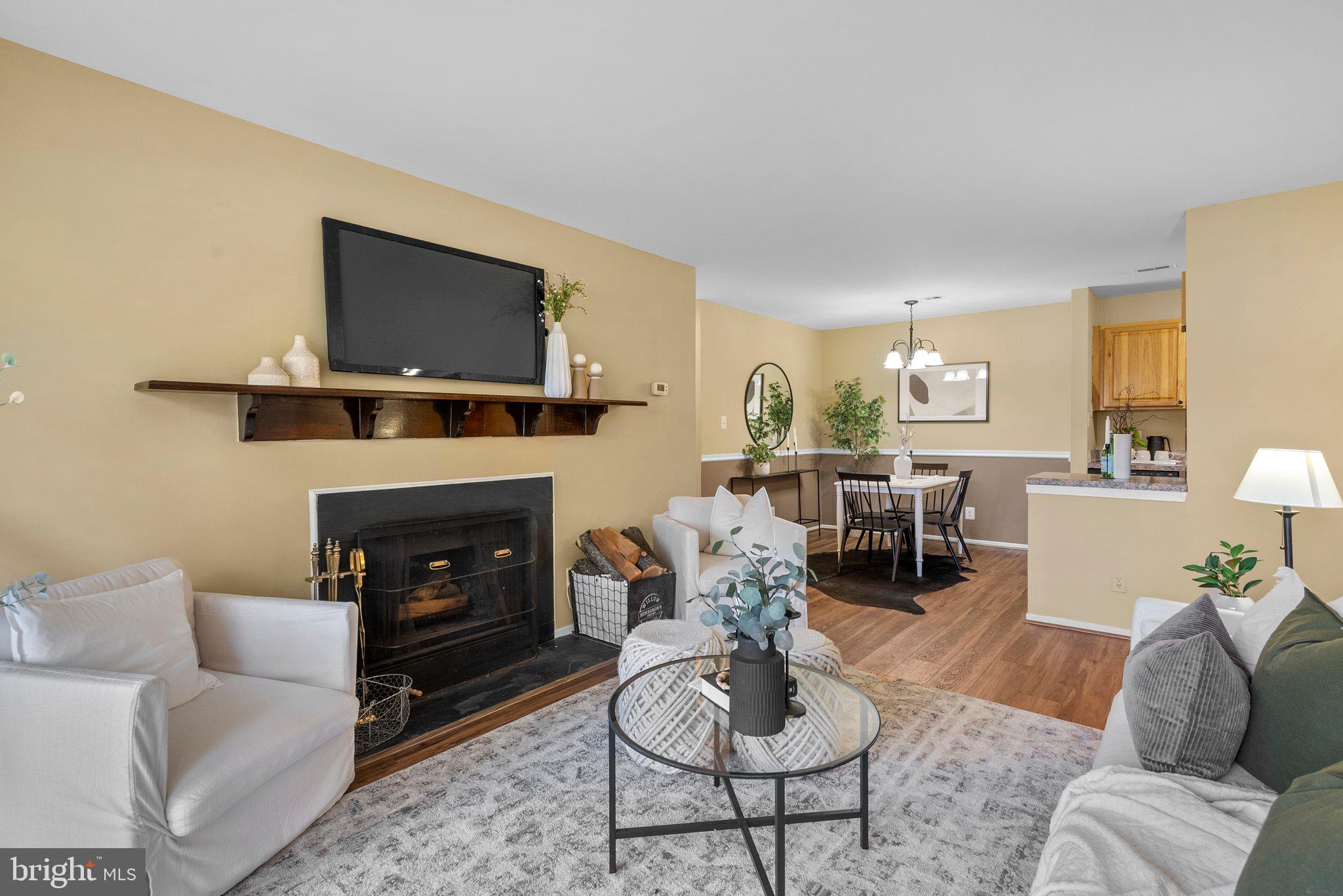 FARMINGDALE - Residential