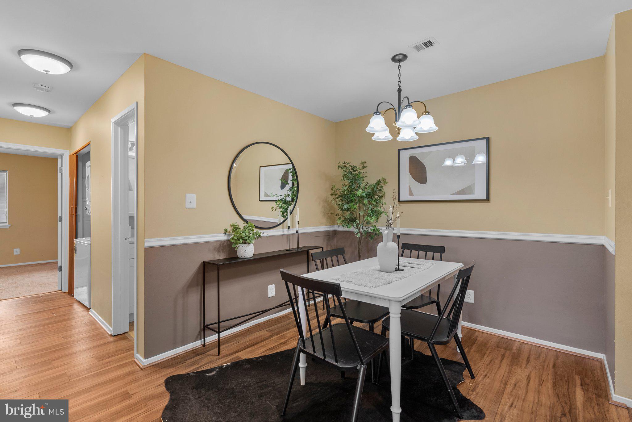 FARMINGDALE - Residential