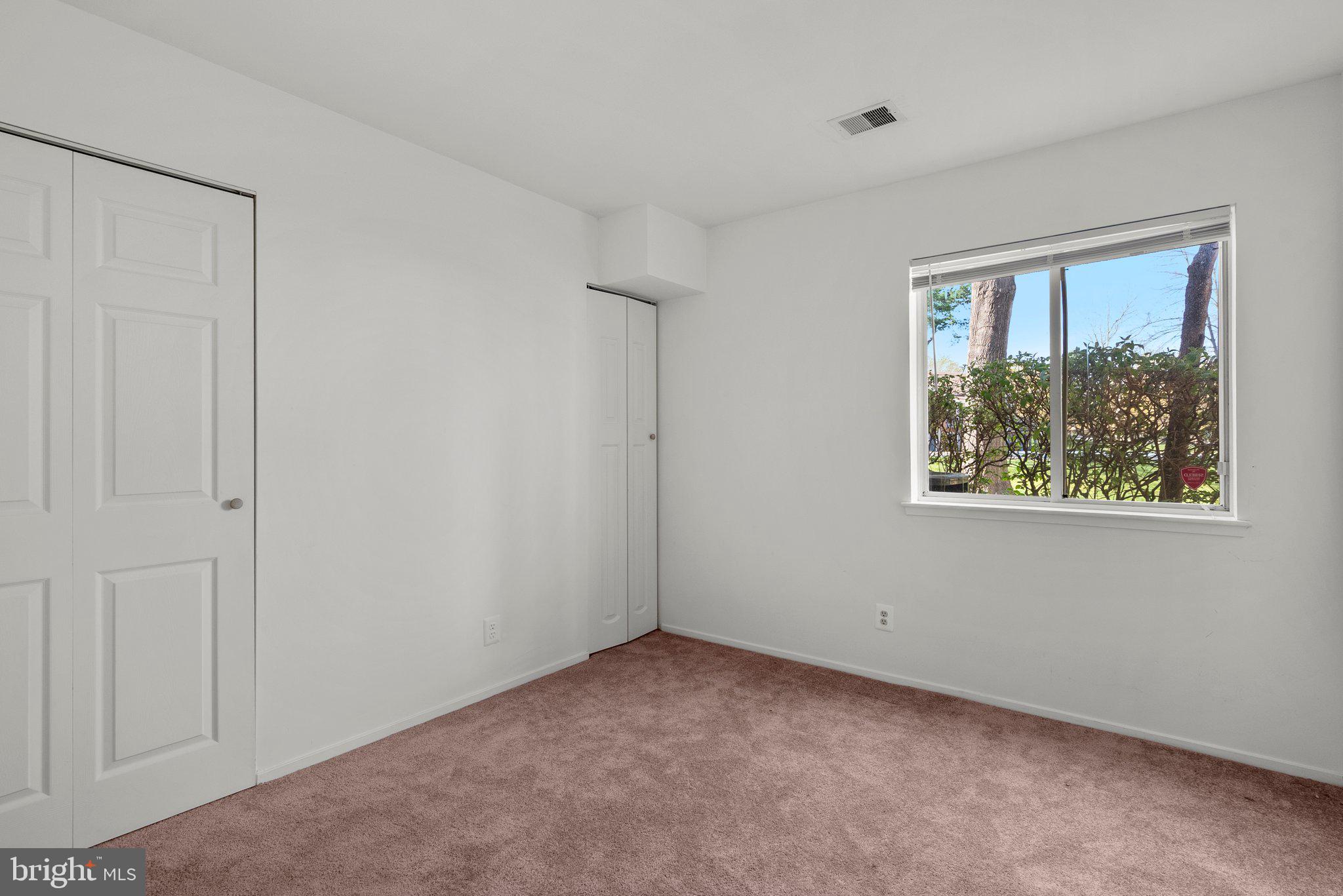 FARMINGDALE - Residential