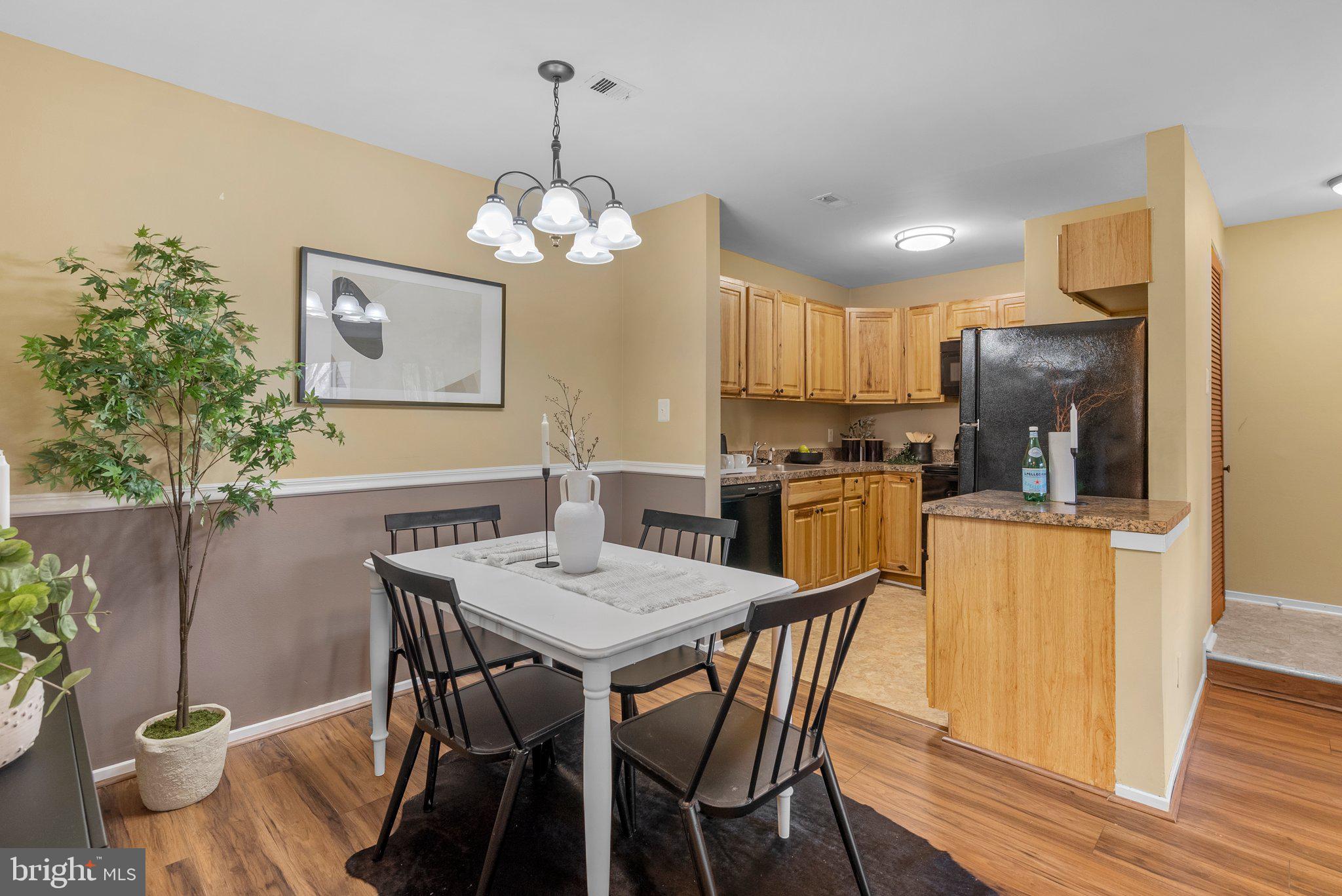 FARMINGDALE - Residential