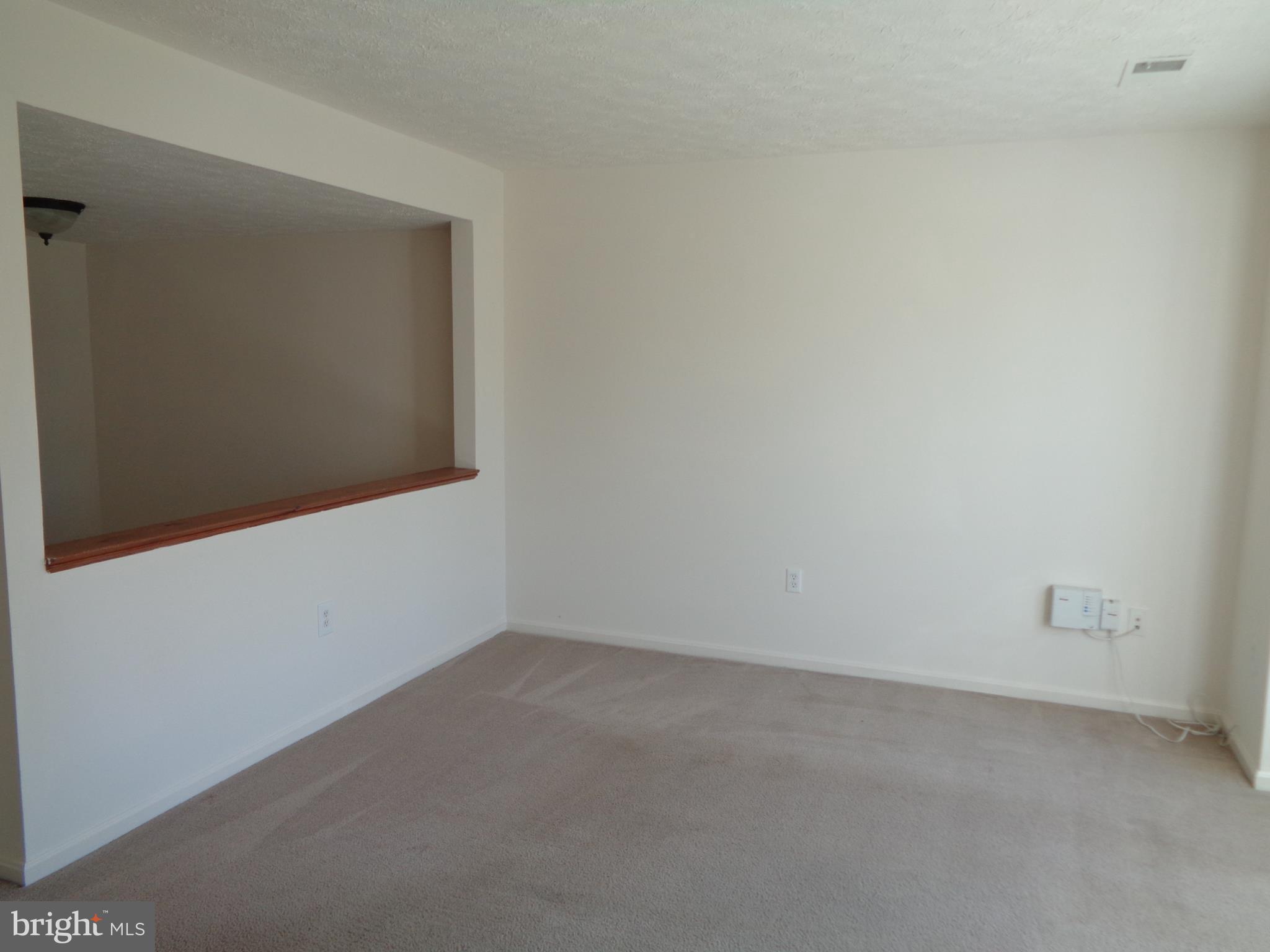 ST CHARLES SUB - HAMPSHIRE - Residential Lease