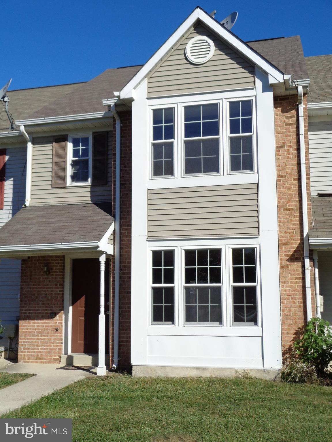 ST CHARLES SUB - HAMPSHIRE - Residential Lease