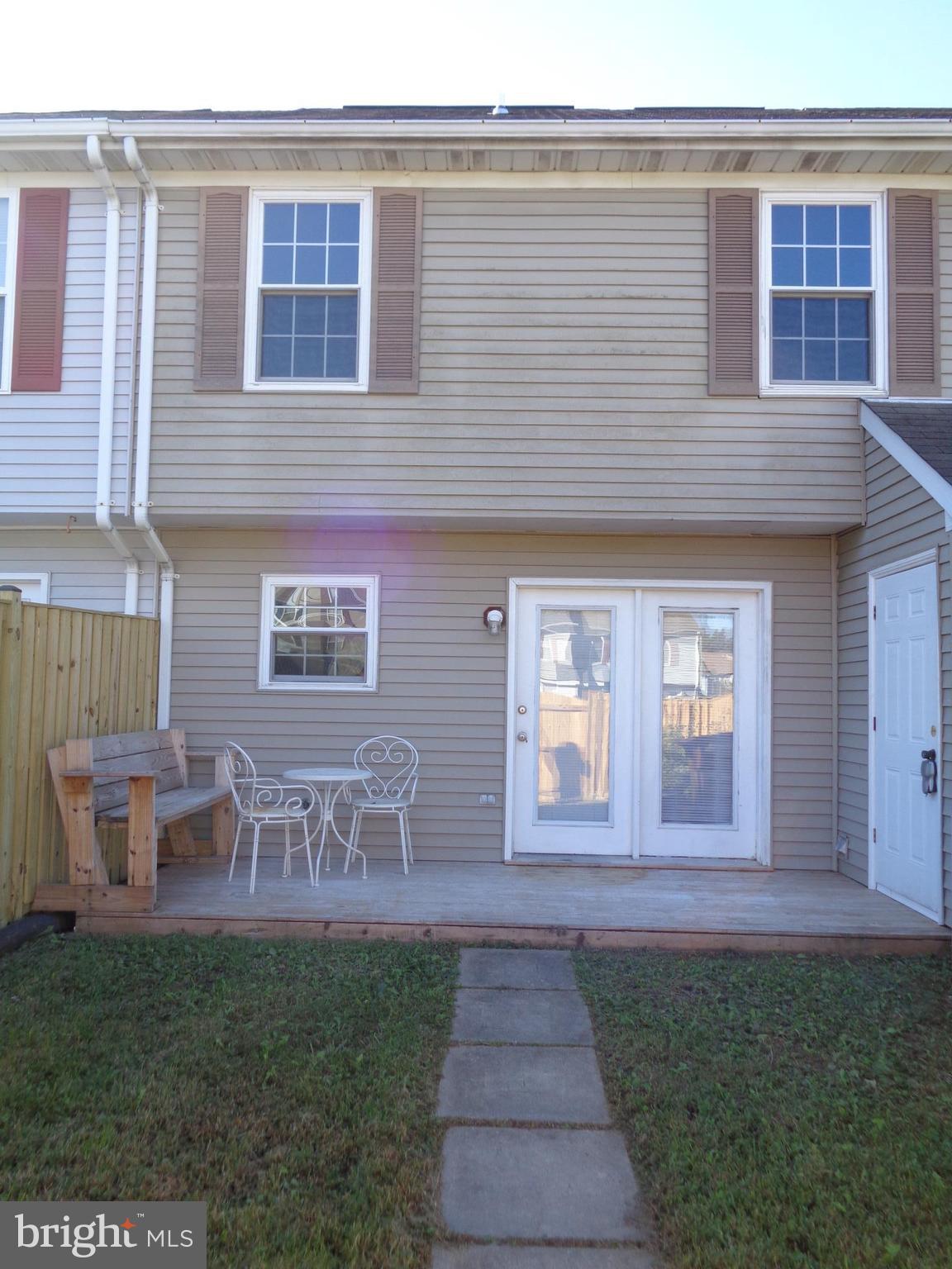 ST CHARLES SUB - HAMPSHIRE - Residential Lease