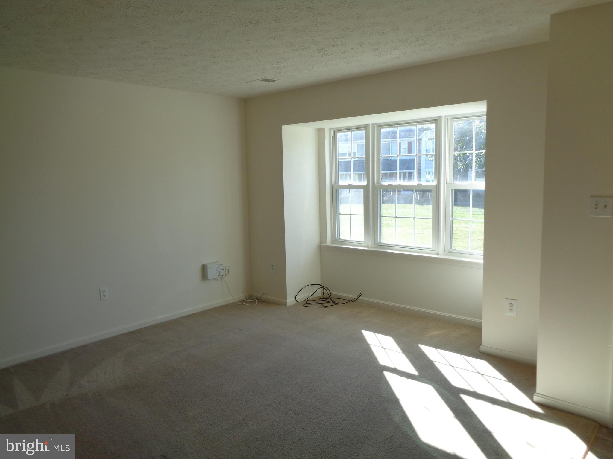 ST CHARLES SUB - HAMPSHIRE - Residential Lease