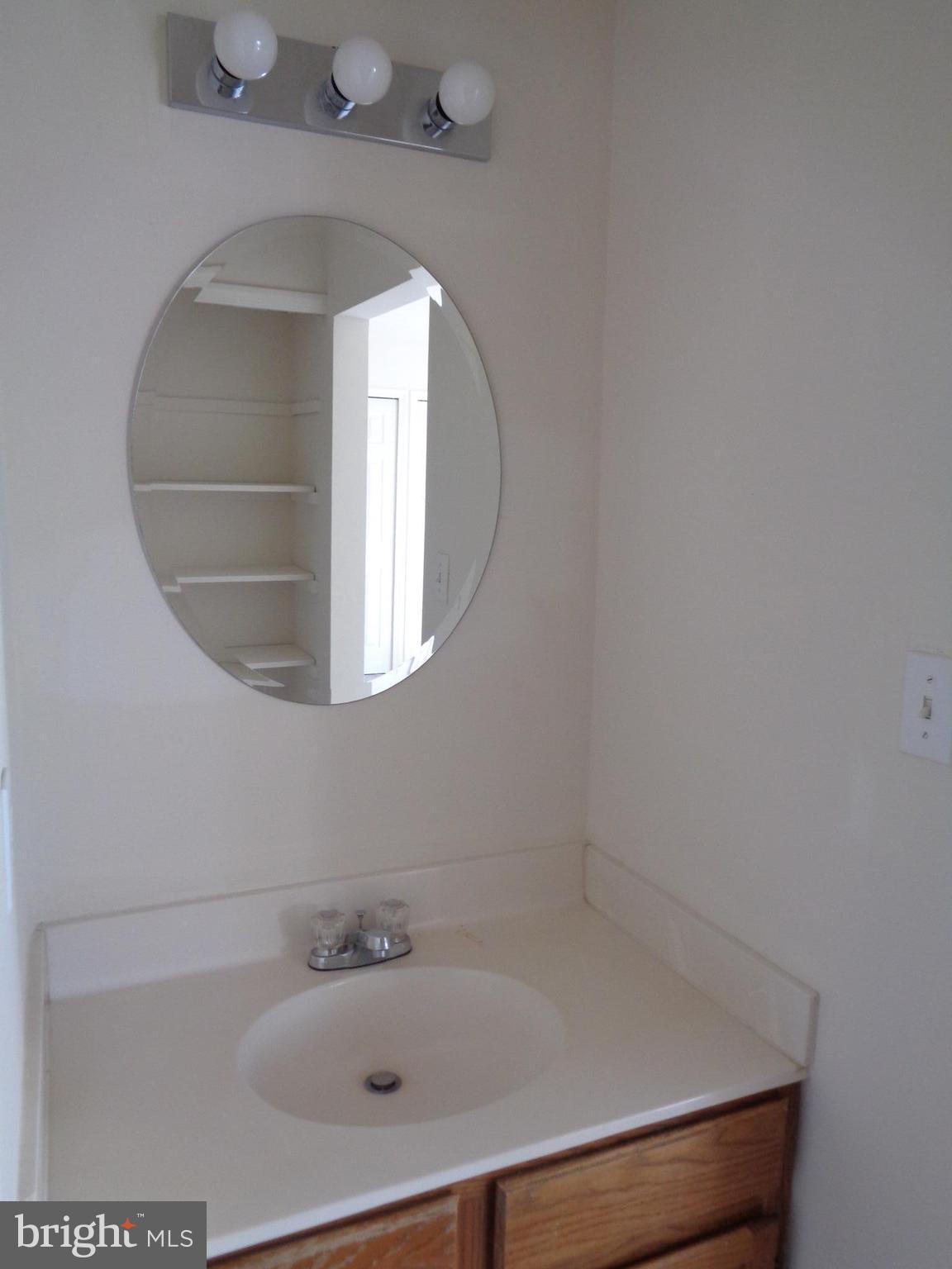 ST CHARLES SUB - HAMPSHIRE - Residential Lease