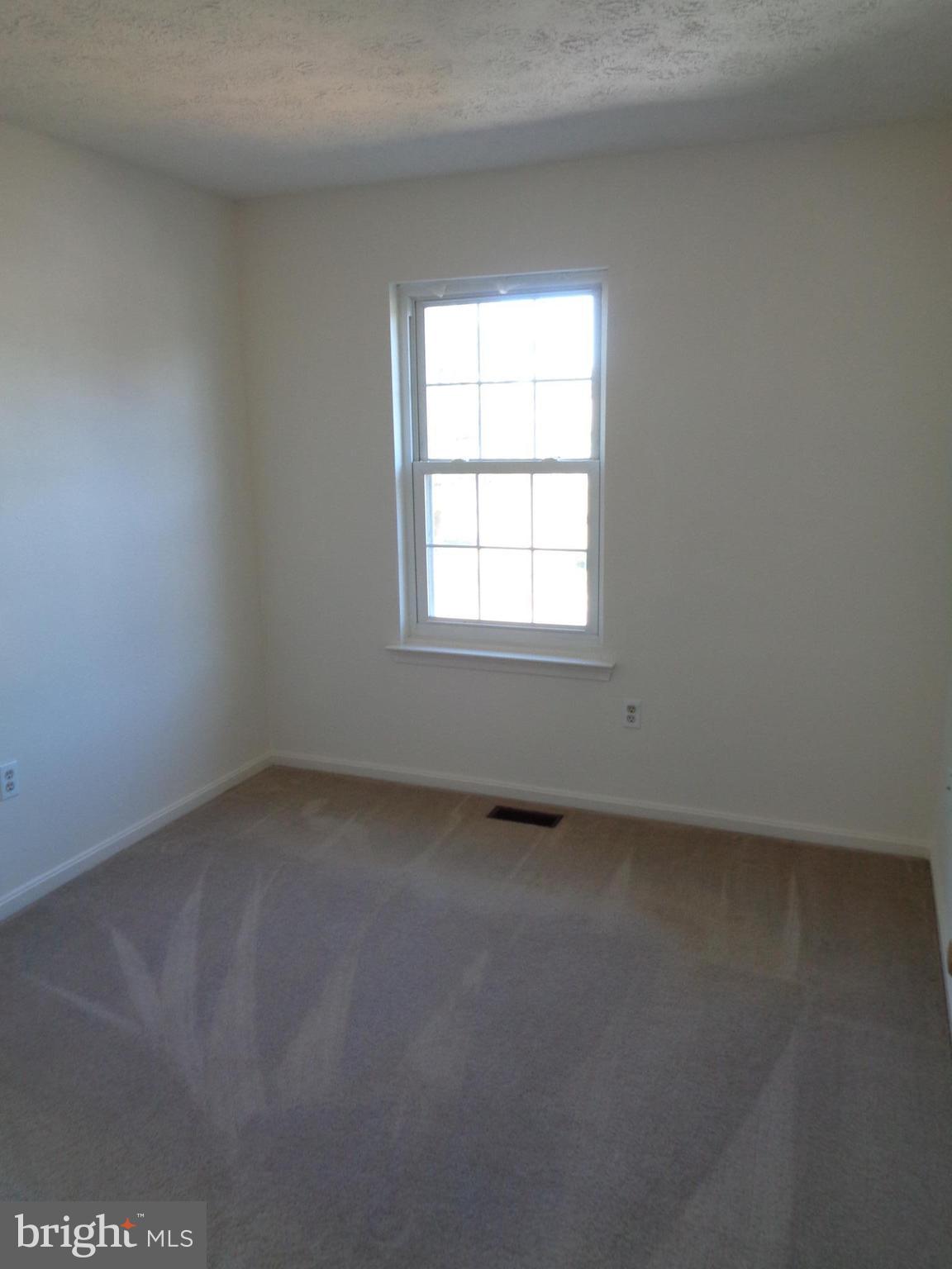 ST CHARLES SUB - HAMPSHIRE - Residential Lease