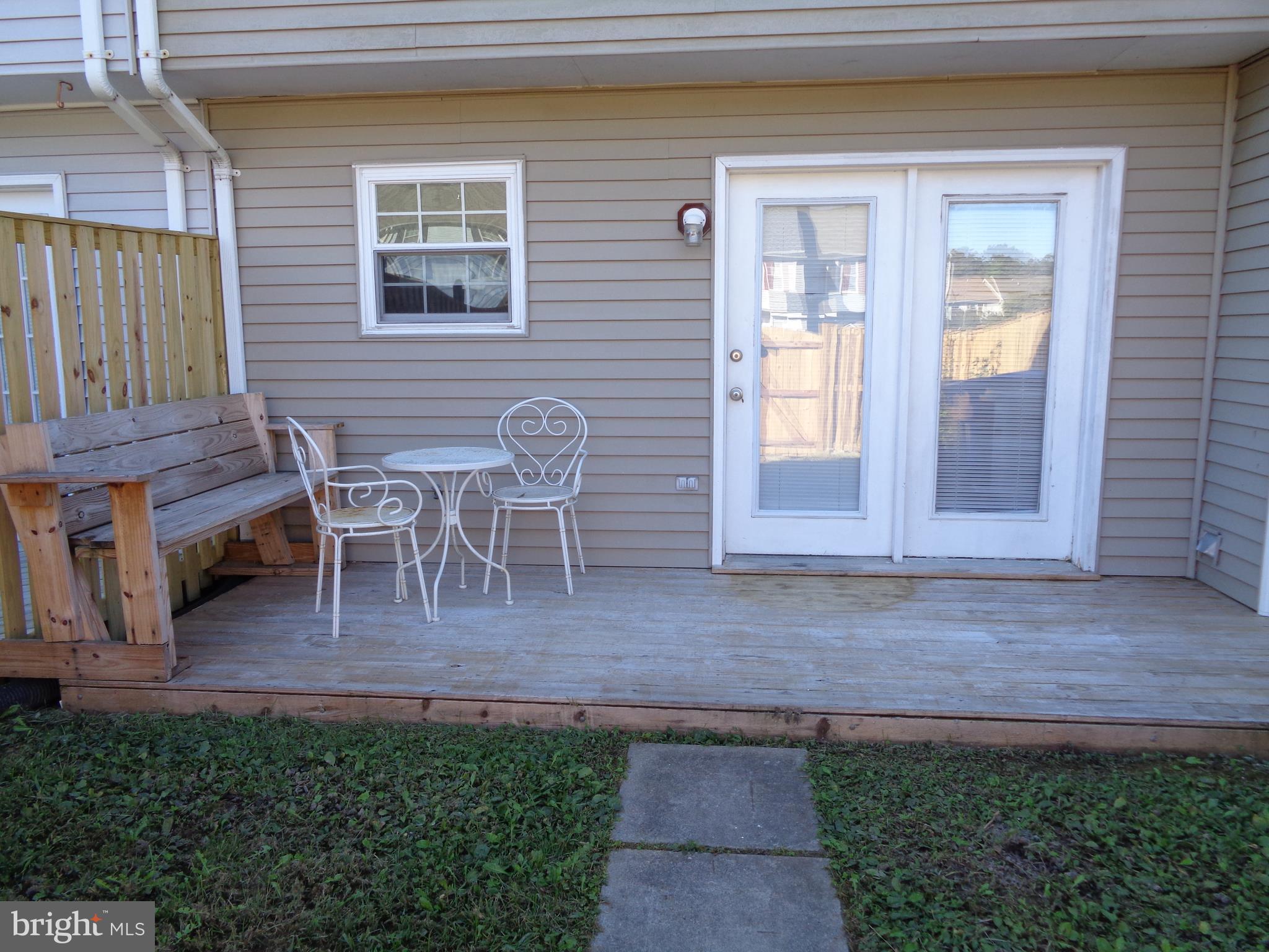 ST CHARLES SUB - HAMPSHIRE - Residential Lease