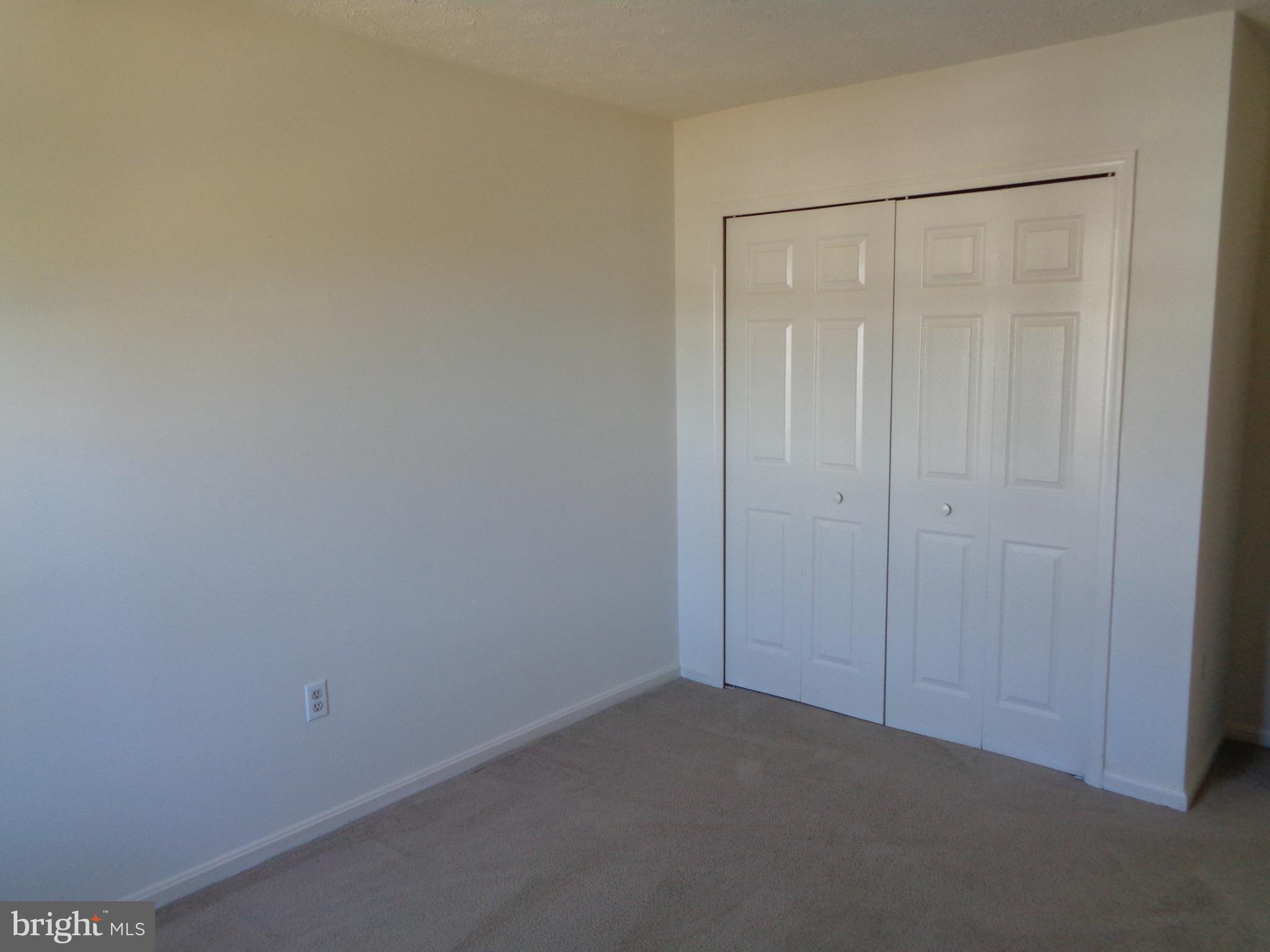 ST CHARLES SUB - HAMPSHIRE - Residential Lease