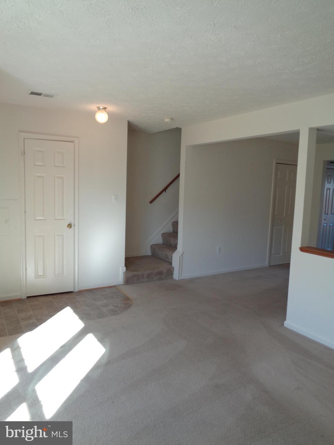 ST CHARLES SUB - HAMPSHIRE - Residential Lease