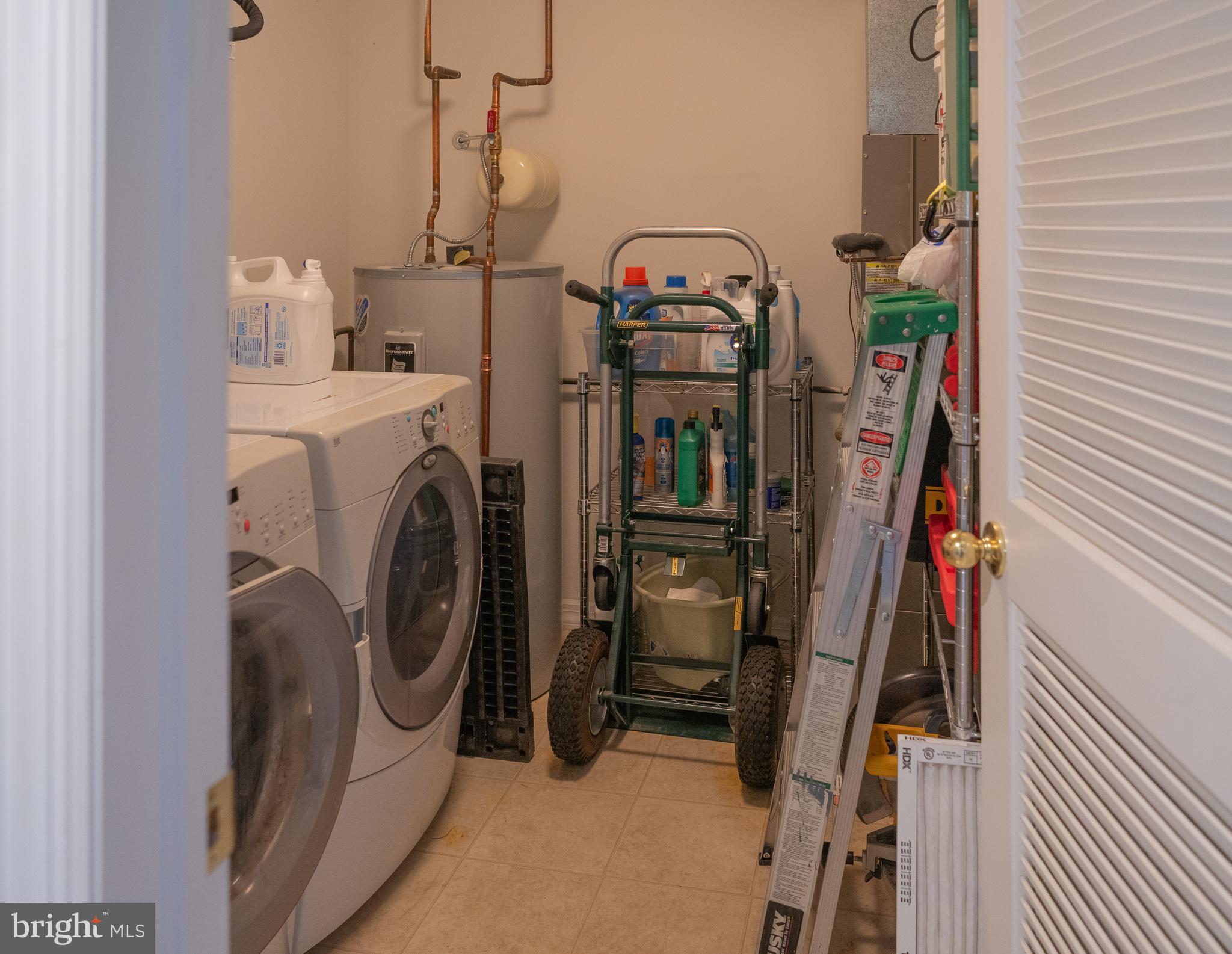 CANALS END - Residential