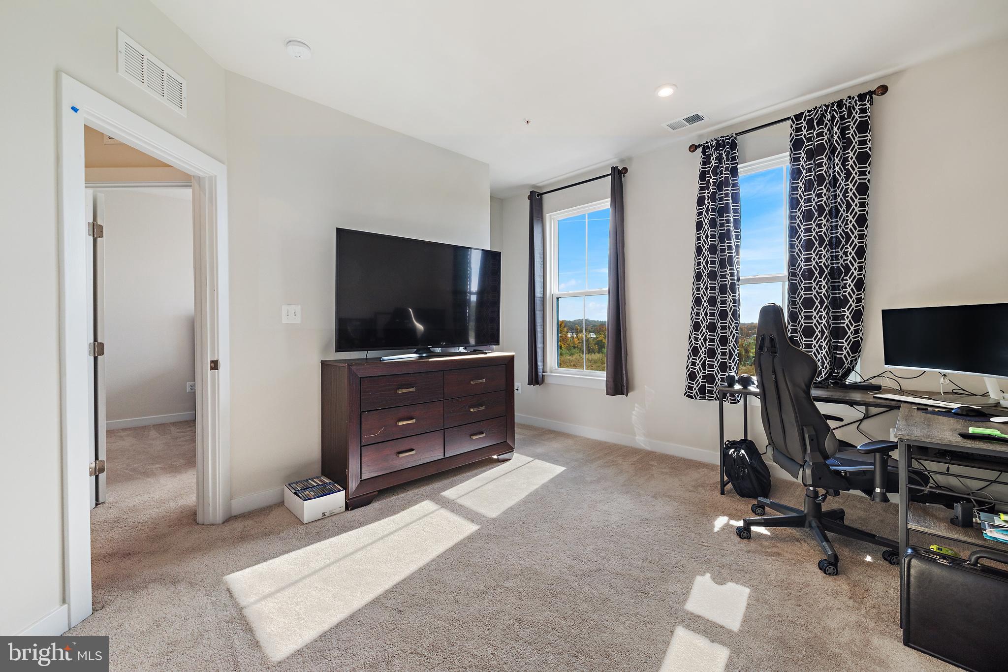 PADDOCK POINTE - Residential Lease