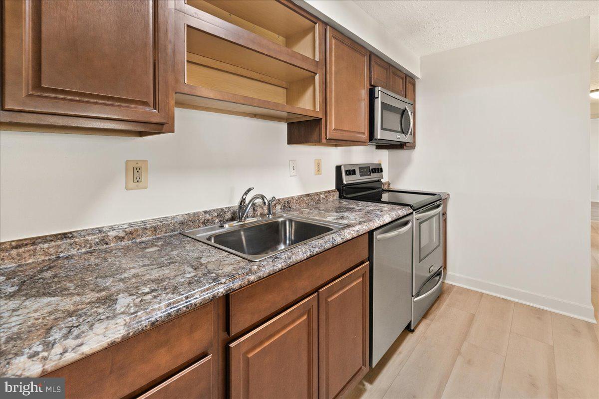 AMBERTOWNE - Residential