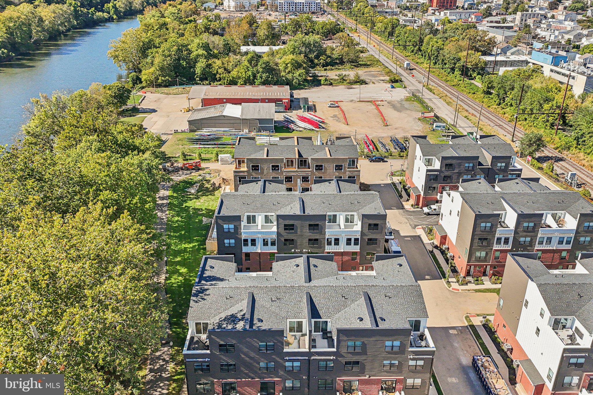 RIVER PLACE - Residential