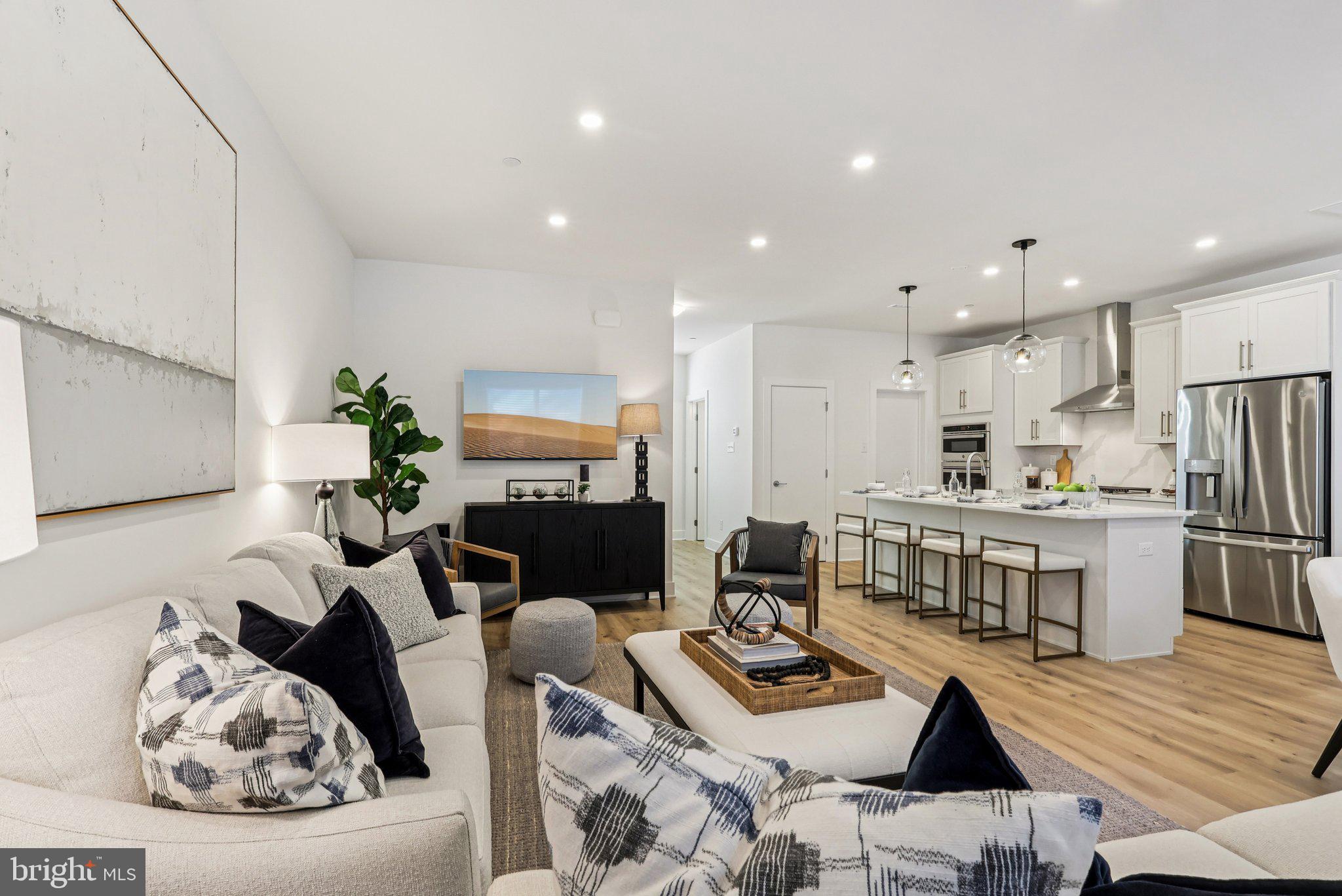 RIVER PLACE - Residential