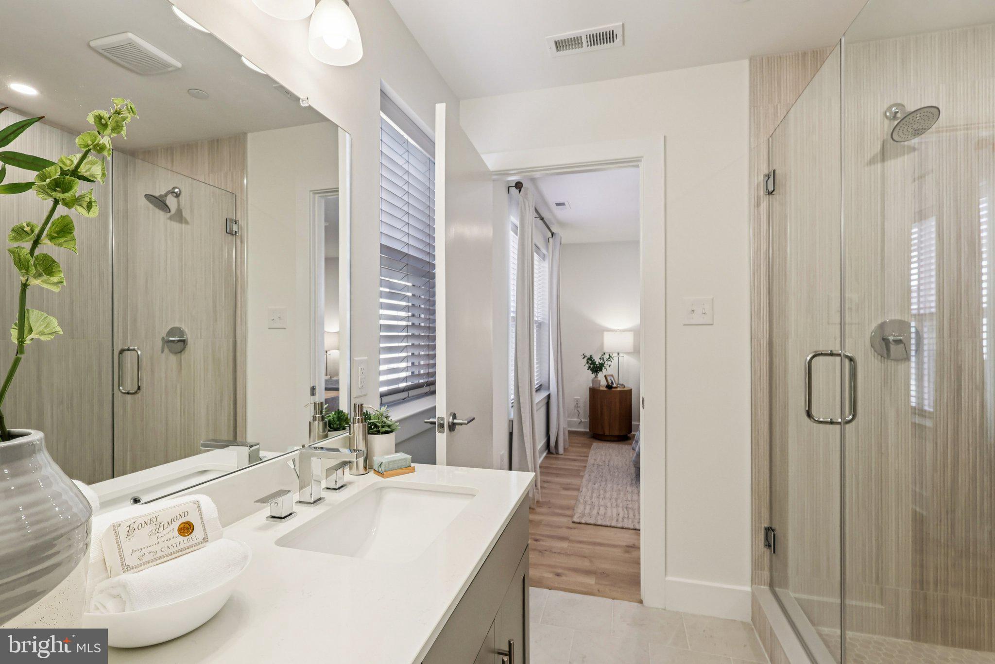 RIVER PLACE - Residential