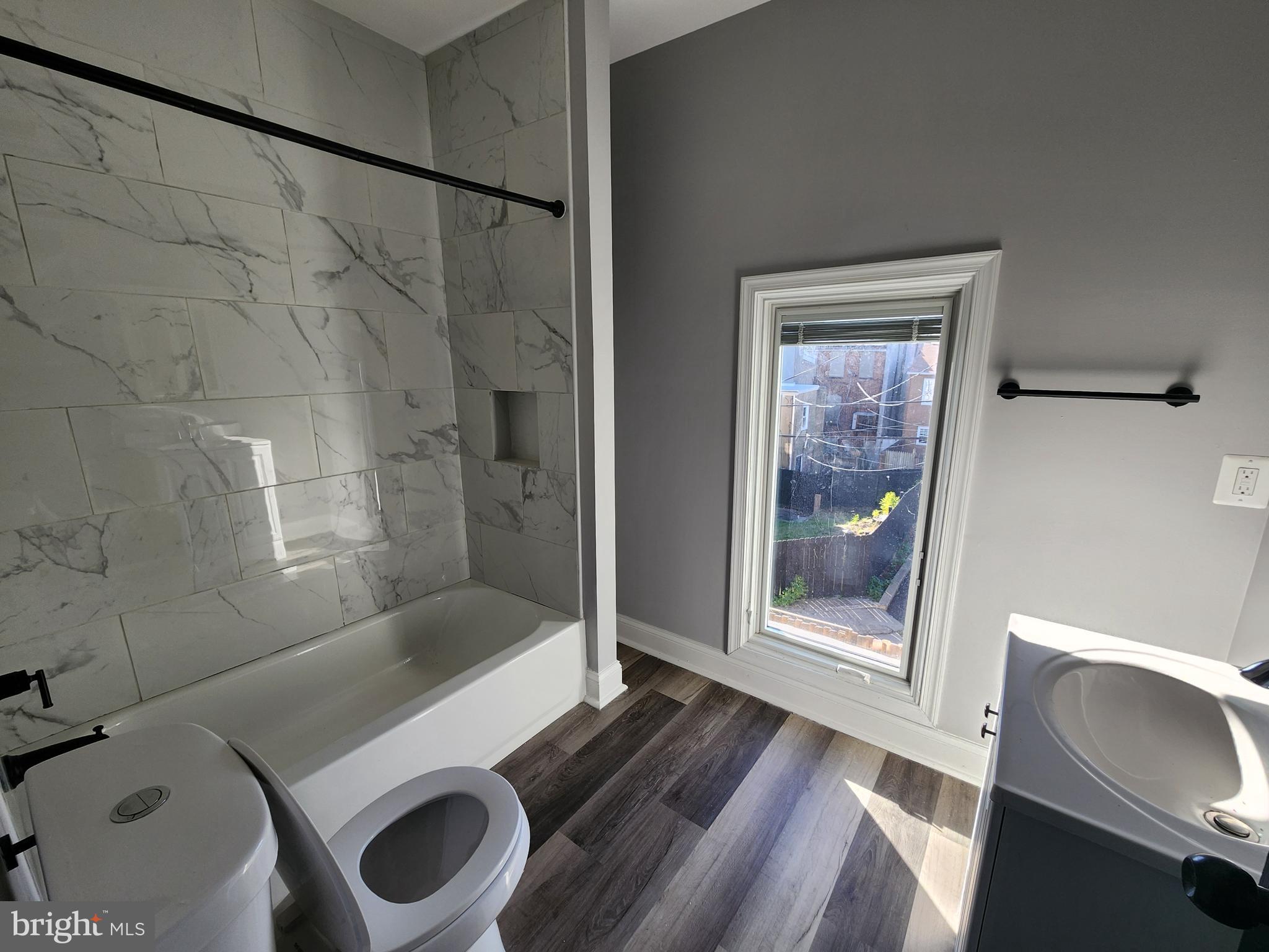 JOHNSTON SQUARE - Residential