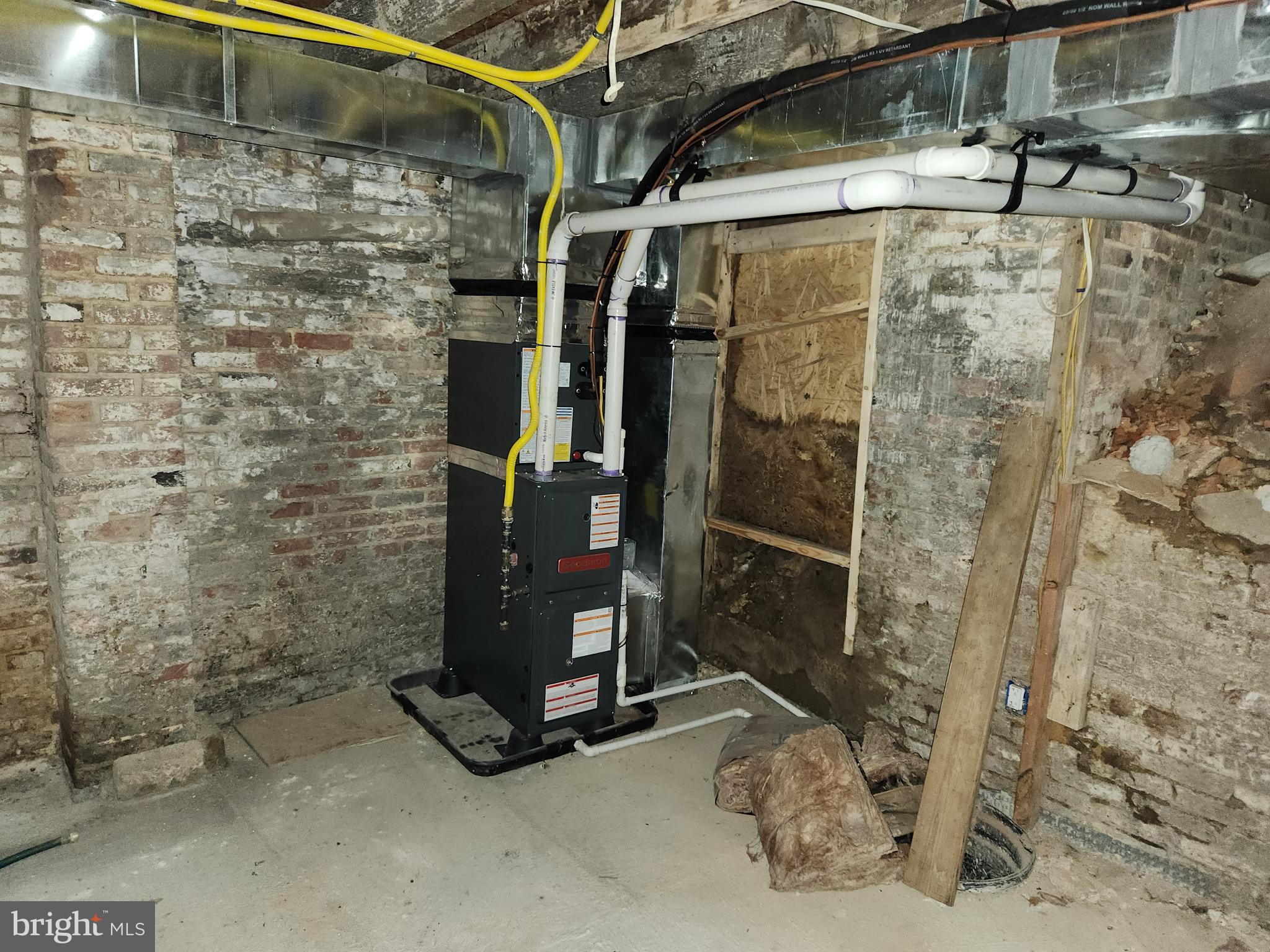 JOHNSTON SQUARE - Residential