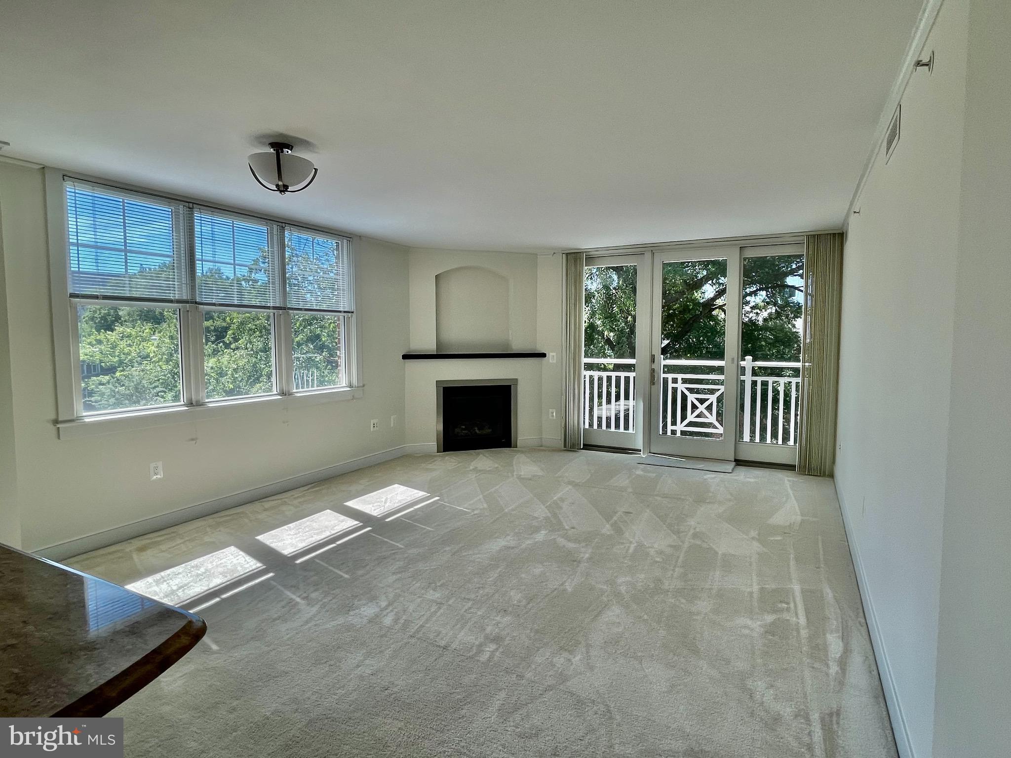 COURTHOUSE - Residential Lease