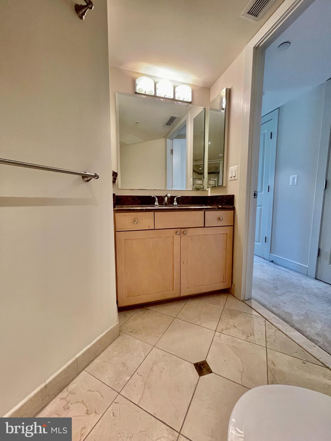 COURTHOUSE - Residential Lease