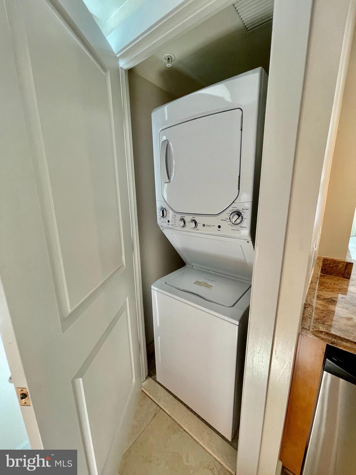 COURTHOUSE - Residential Lease