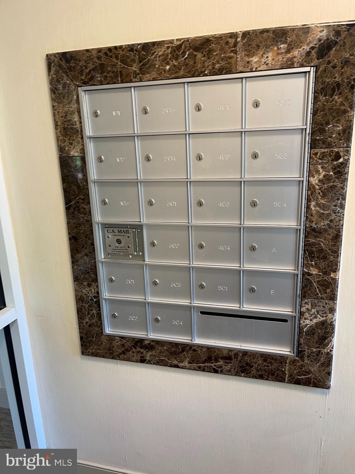 COURTHOUSE - Residential Lease