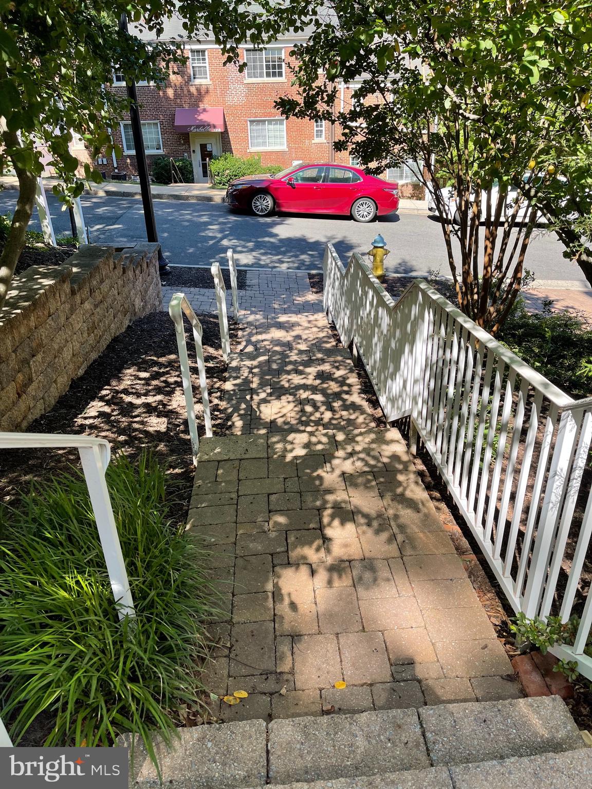 COURTHOUSE - Residential Lease