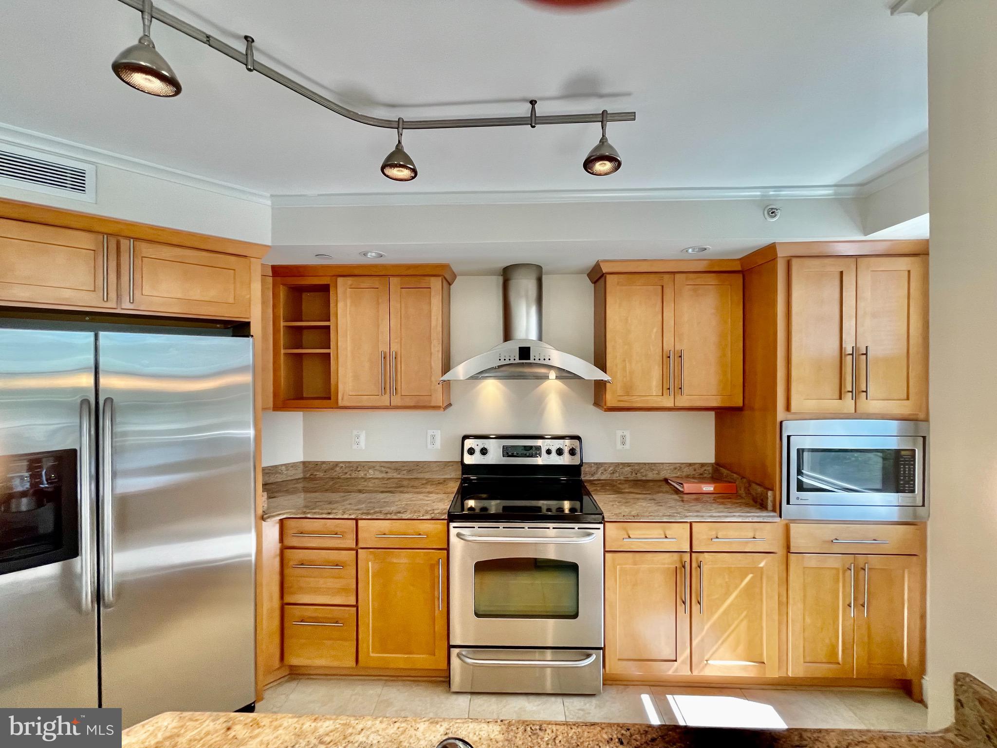 COURTHOUSE - Residential Lease