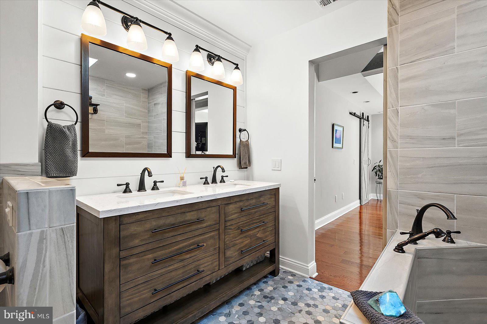 RIVER RUN - Residential