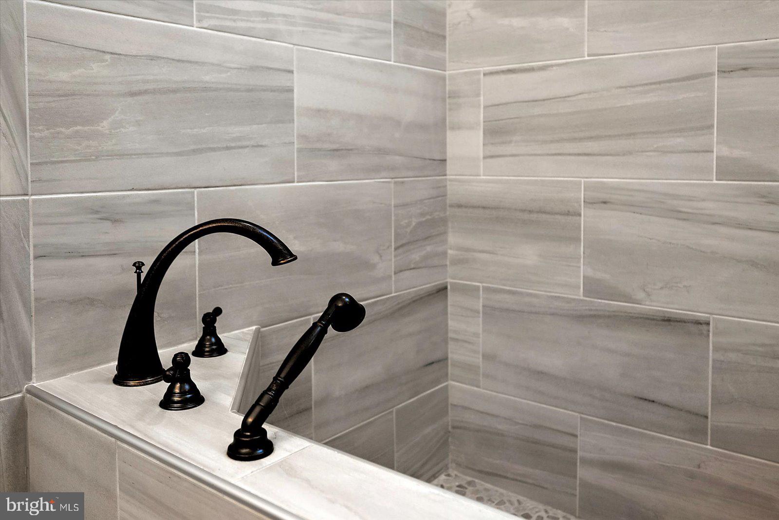 RIVER RUN - Residential