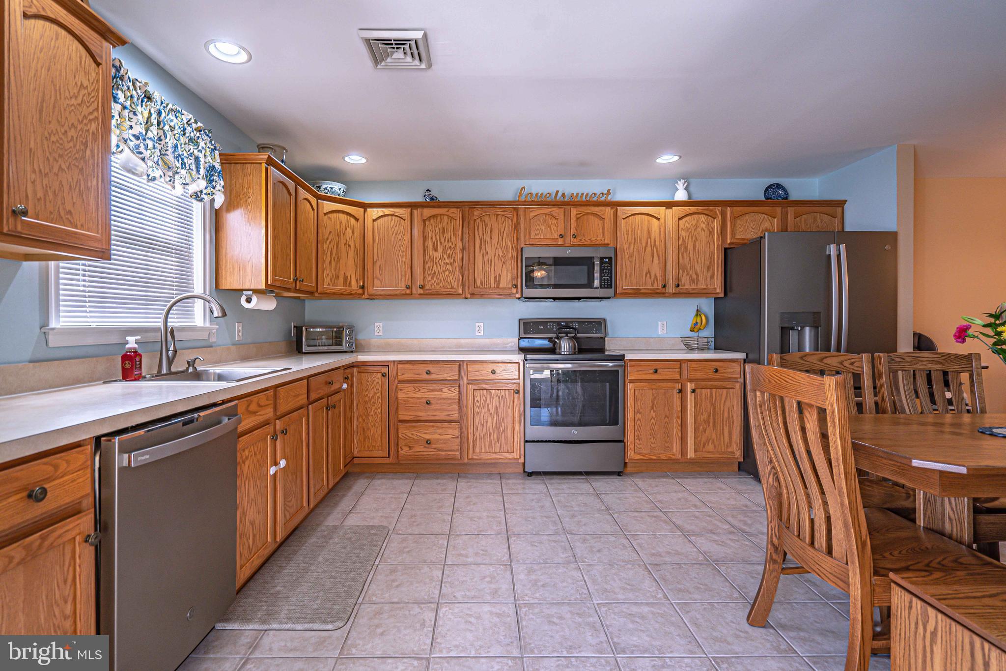 TOWNS @ HIGHLAND - Residential