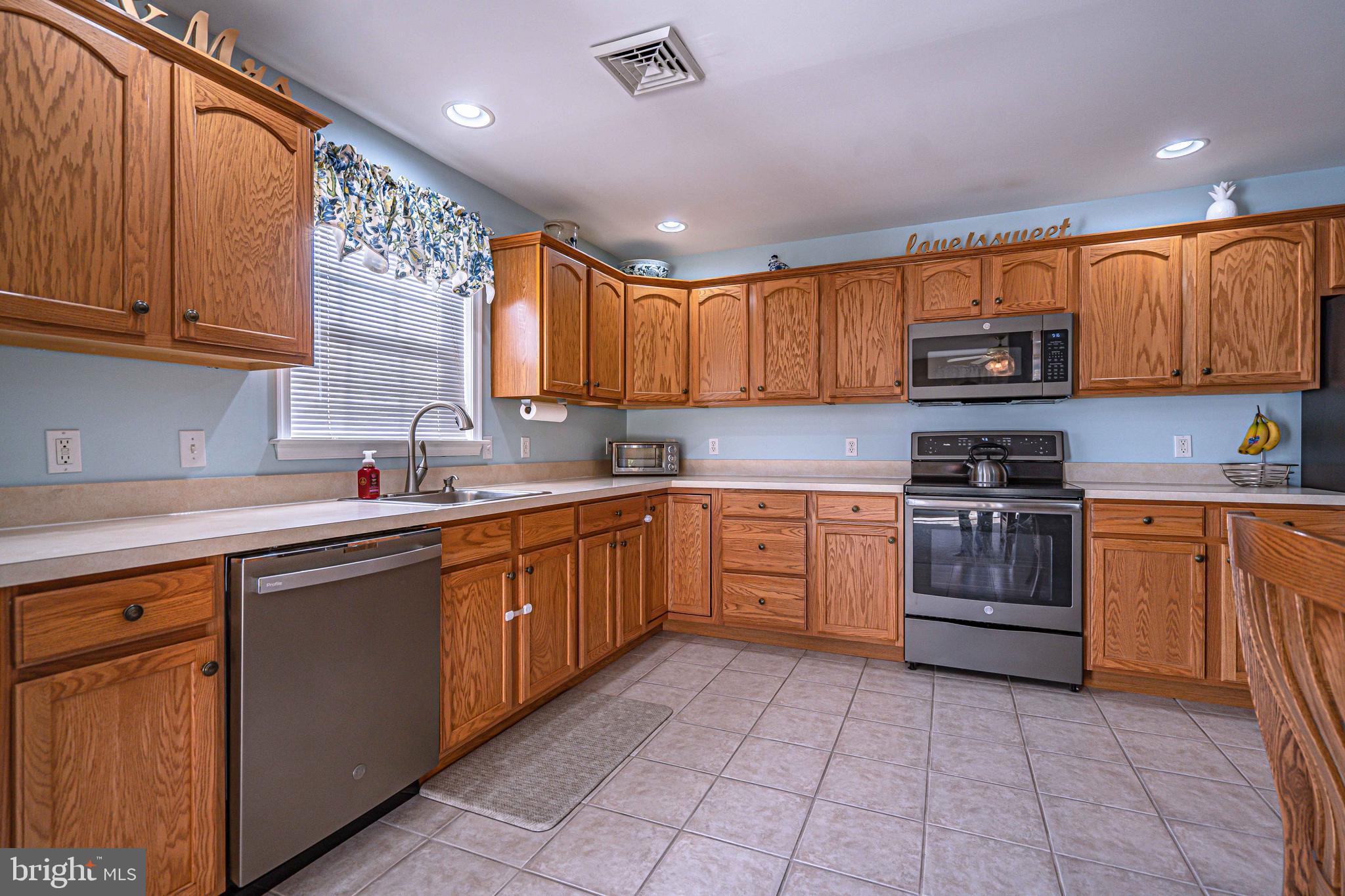 TOWNS @ HIGHLAND - Residential