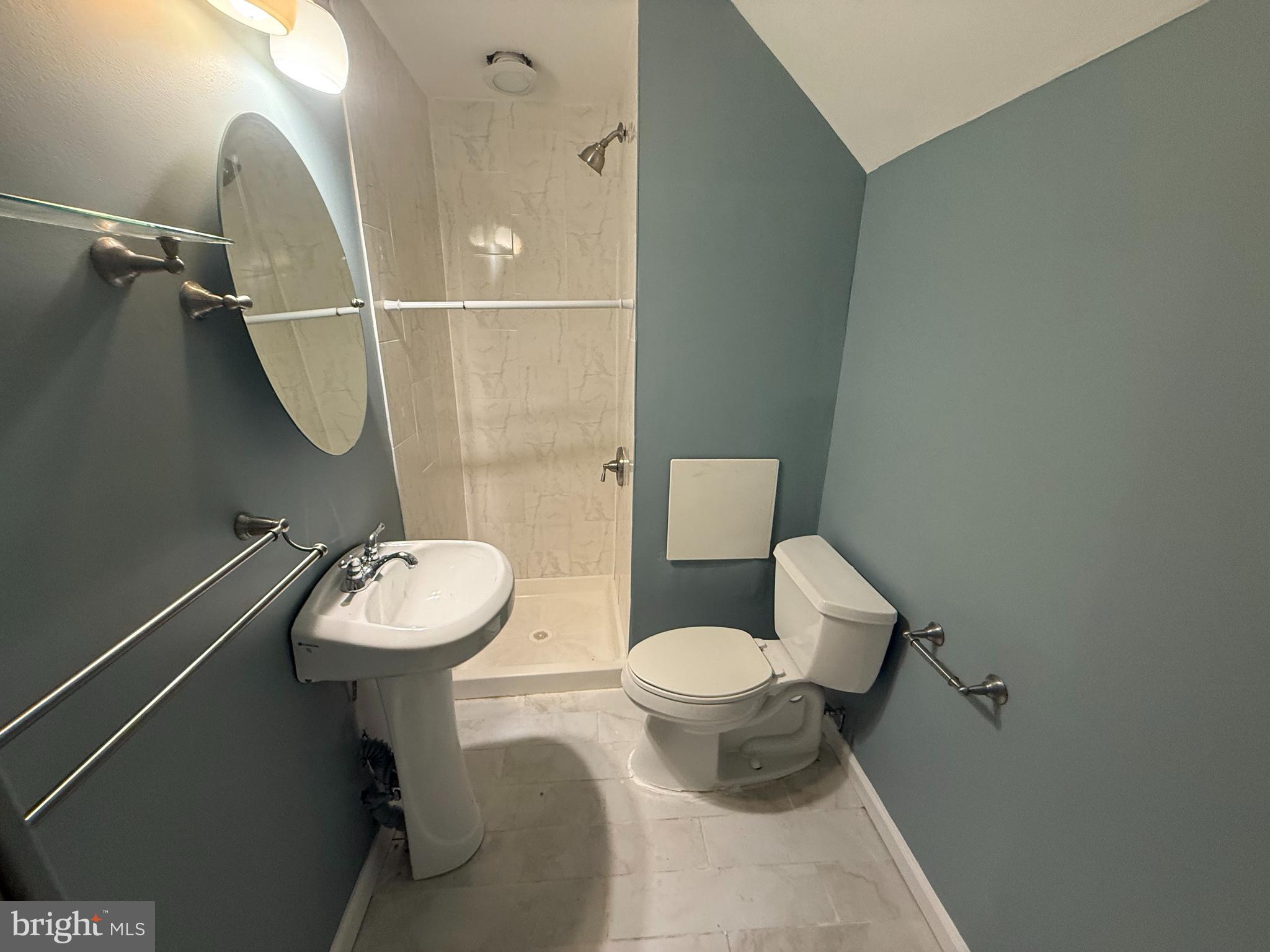 HOWARD SQUARE - Residential Lease