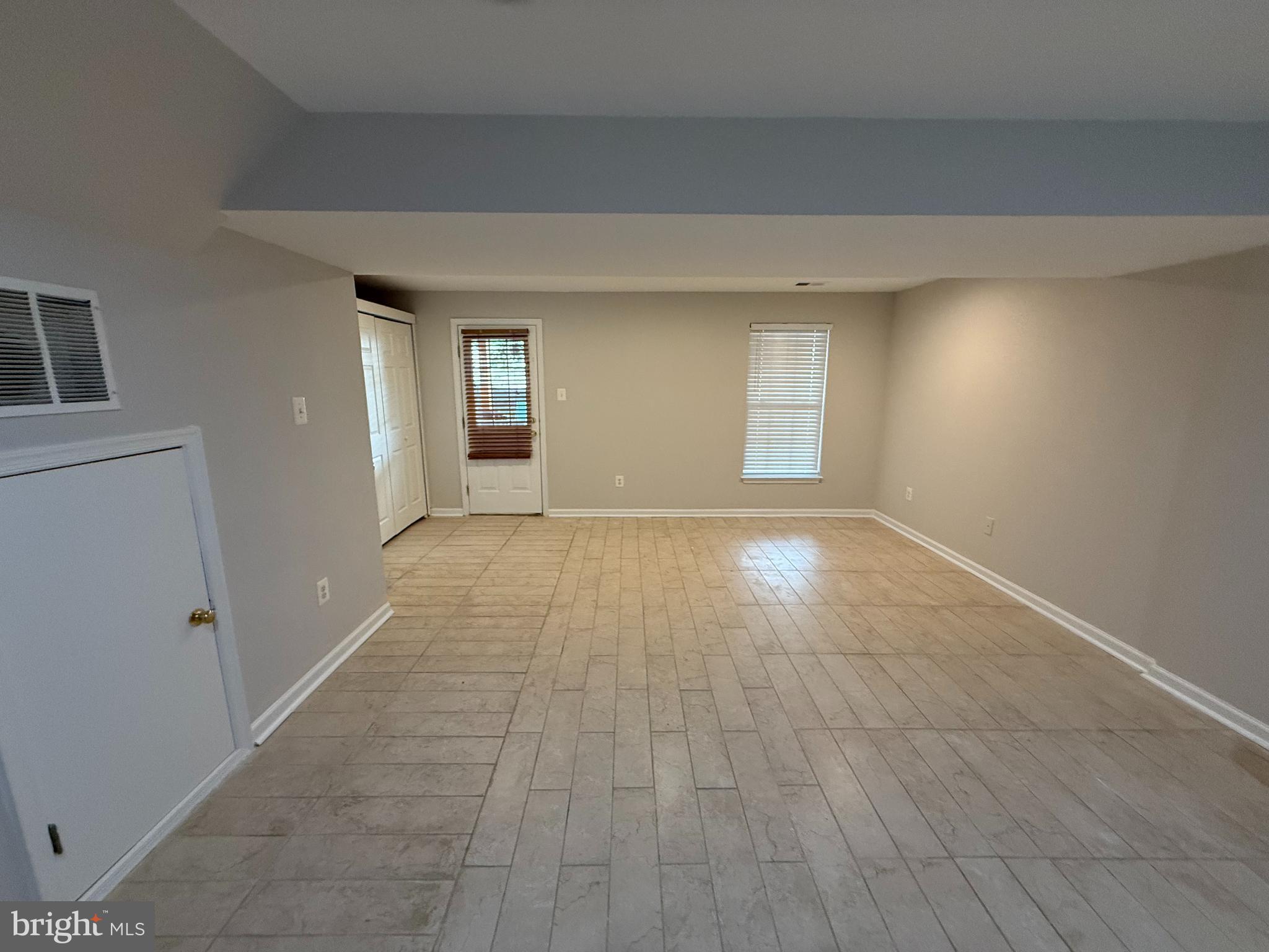 HOWARD SQUARE - Residential Lease