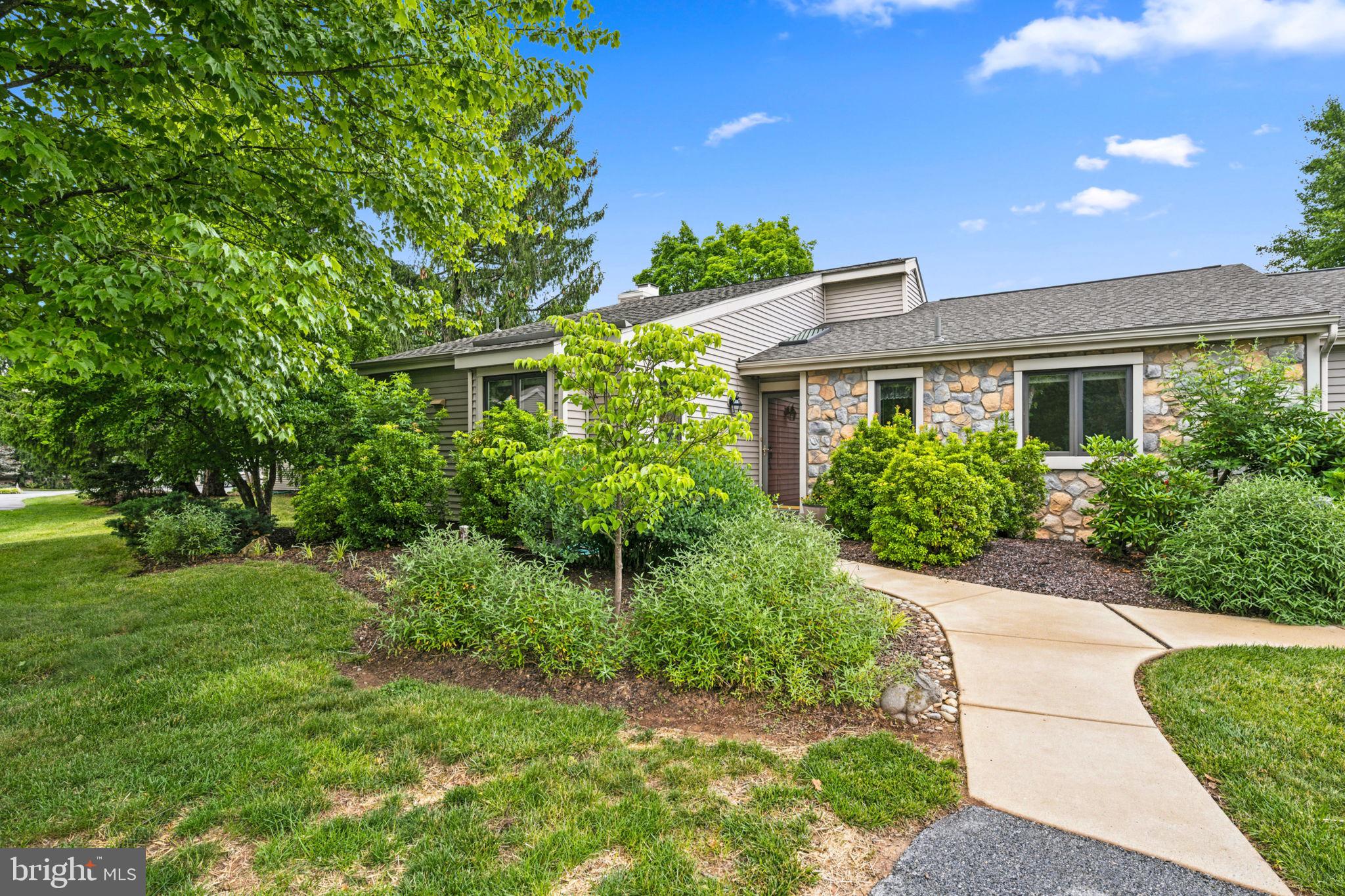 602 FRANKLIN WAY 602