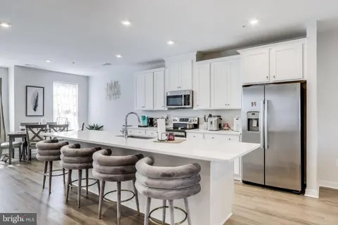 MLS: VAPW2095204