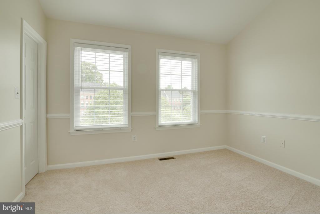 ARMISTEAD PARK - Residential Lease