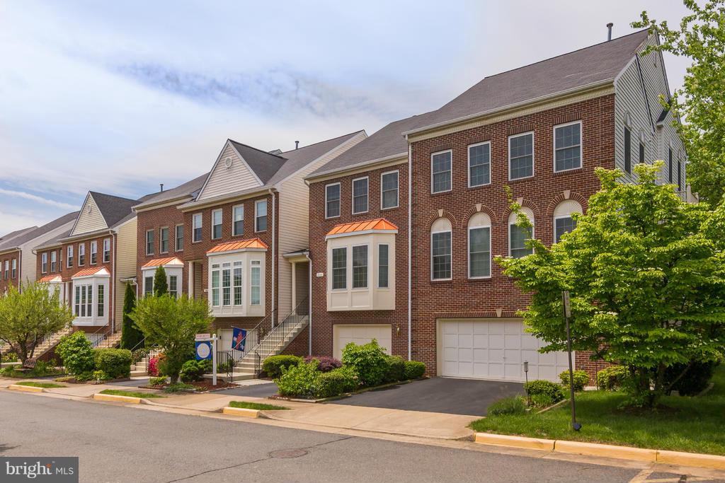 ARMISTEAD PARK - Residential Lease