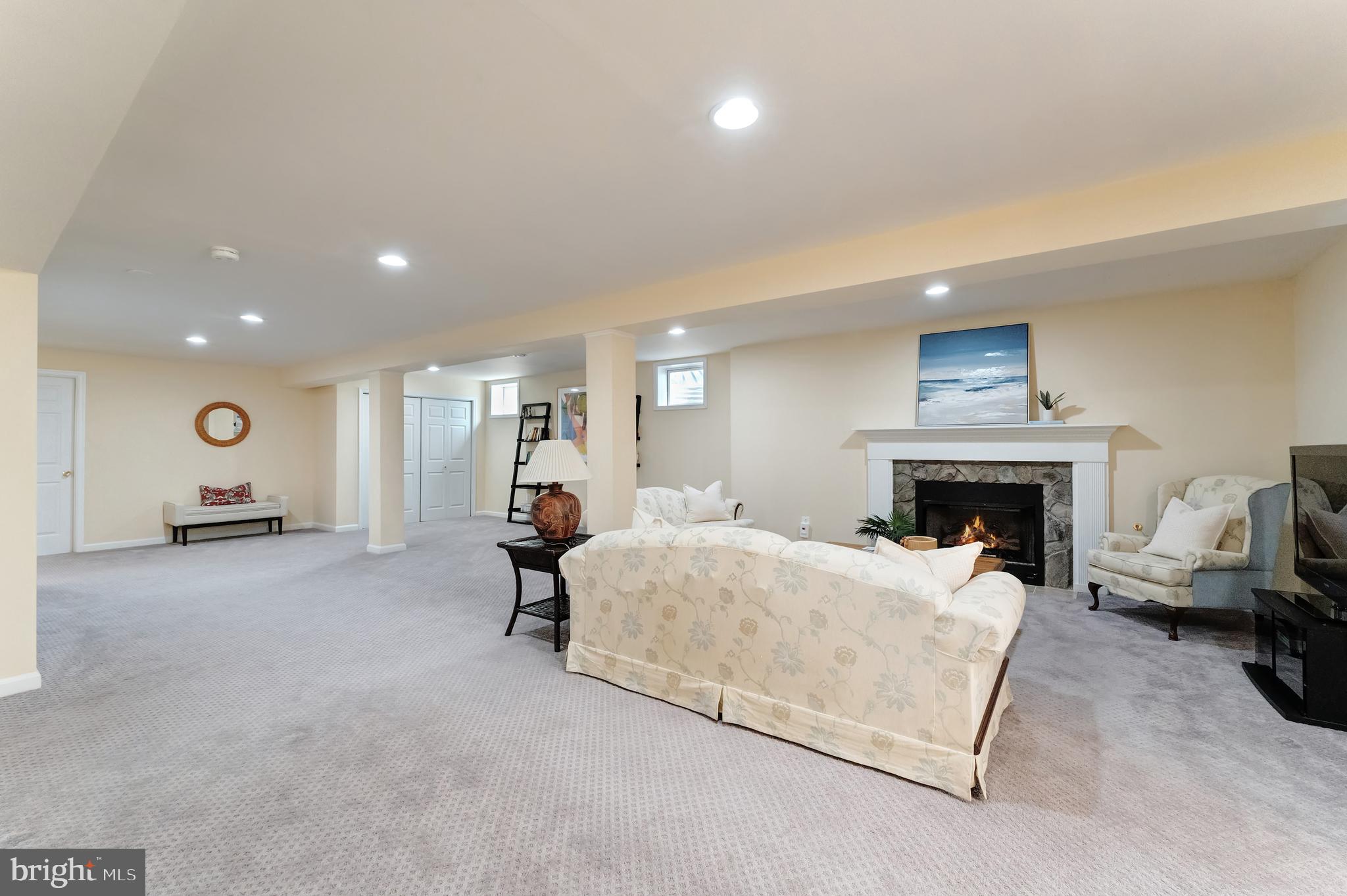 OAKTON RIDGE - Residential