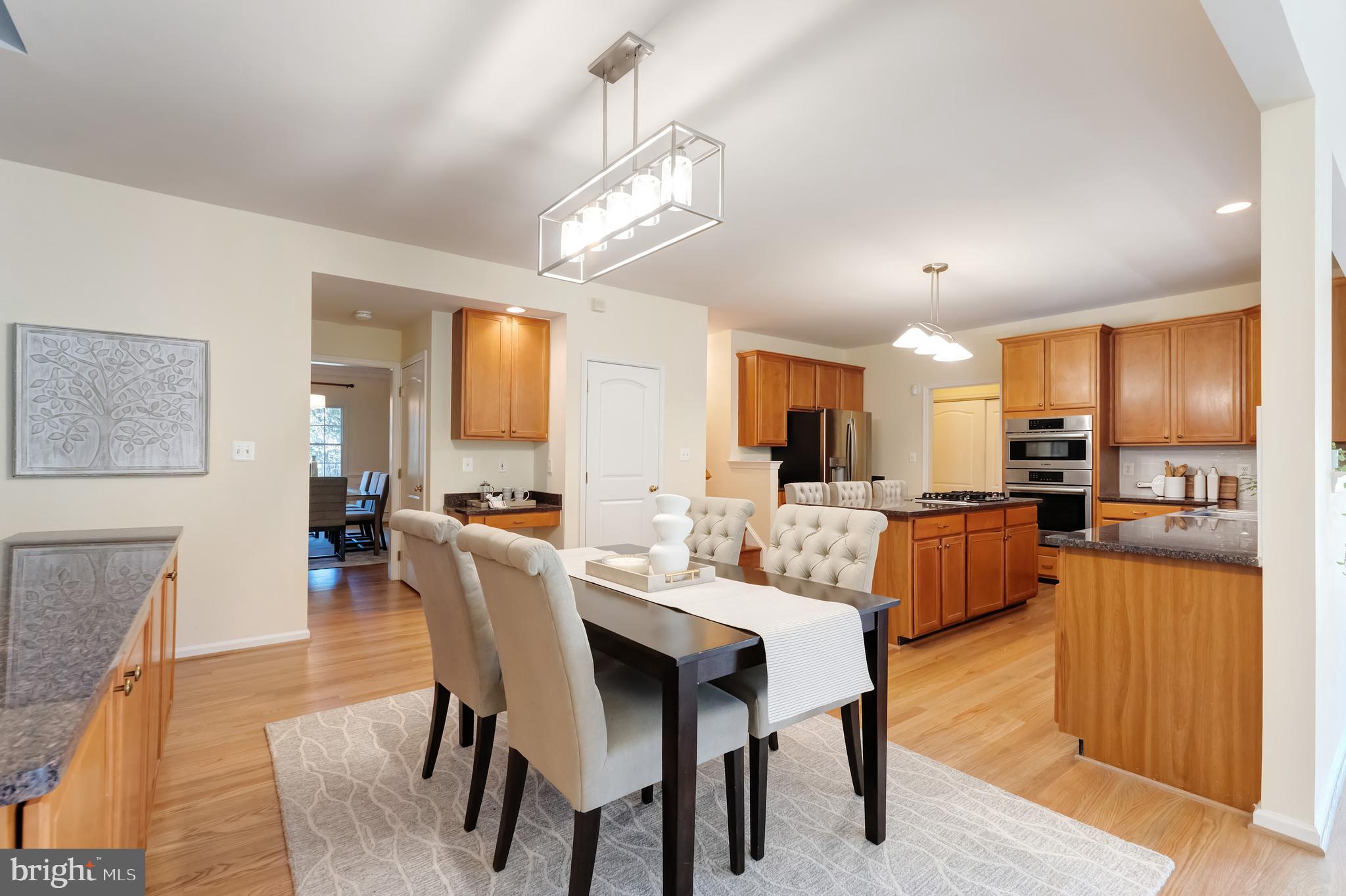 OAKTON RIDGE - Residential